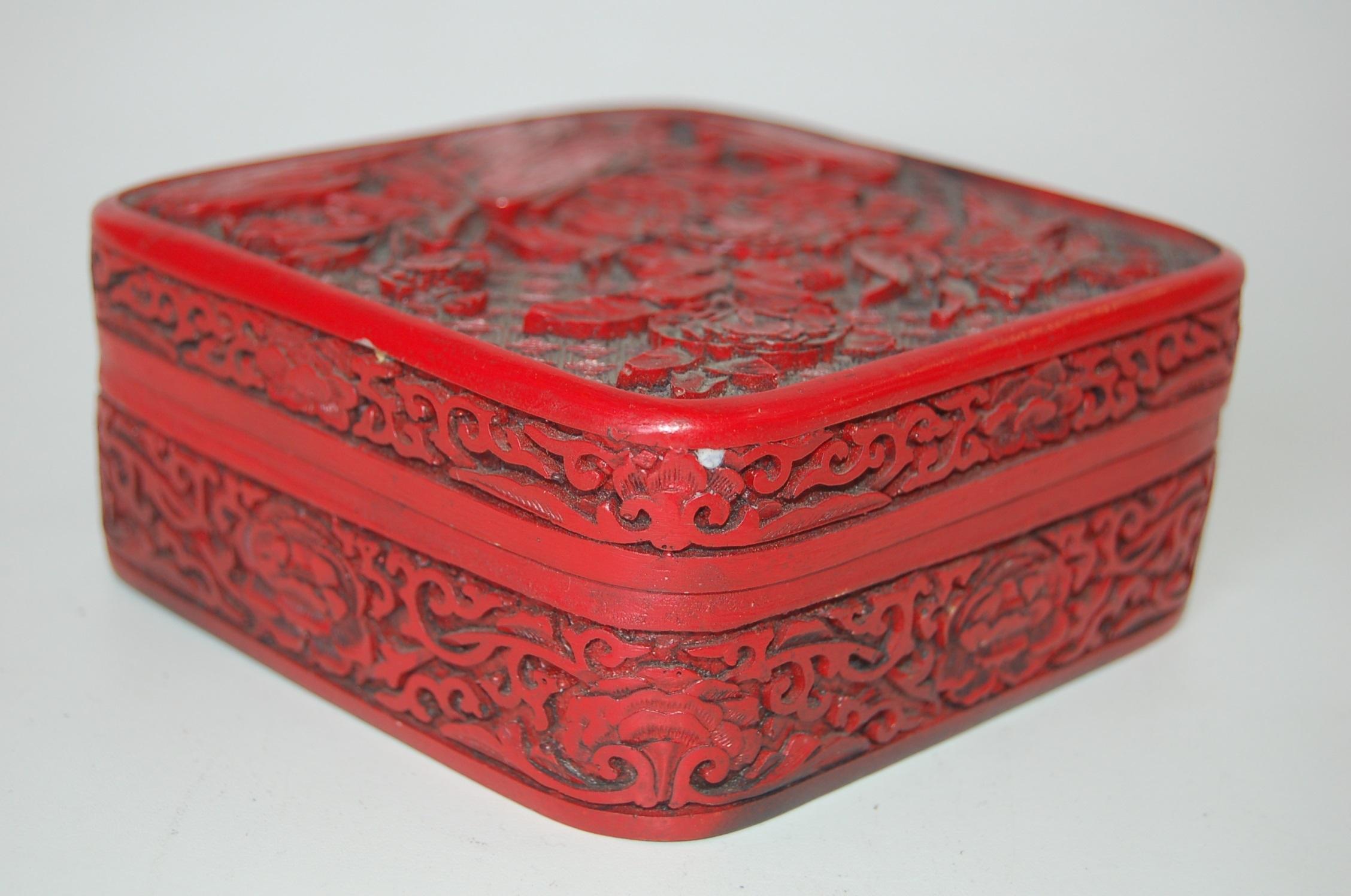 Chinese Antique Floral Hand Carved Lacquer Cinnabar Lidded Jewelry Box