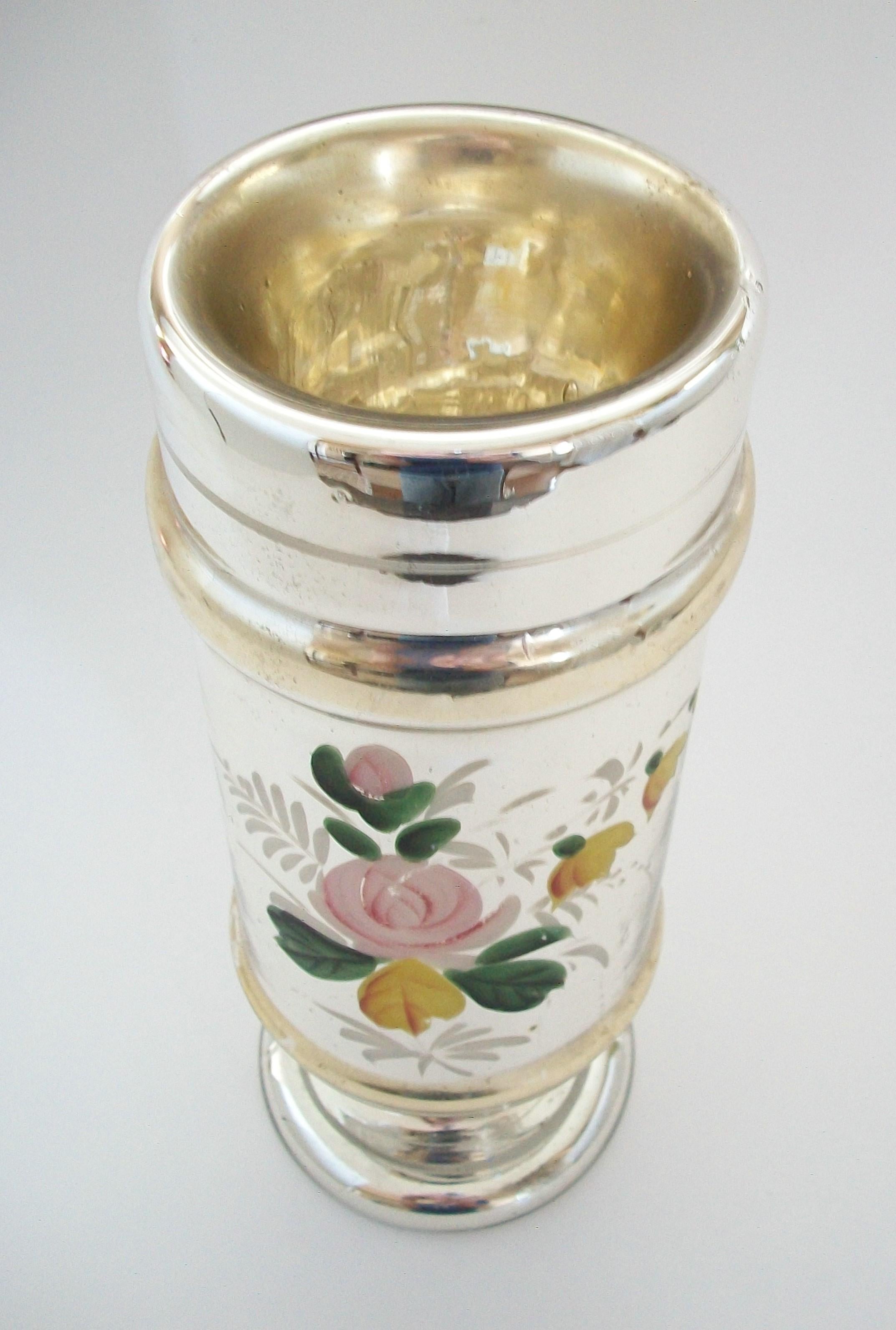 Francese Antico vaso in vetro di mercurio dipinto con fiori e argento - Francia - XIX secolo in vendita