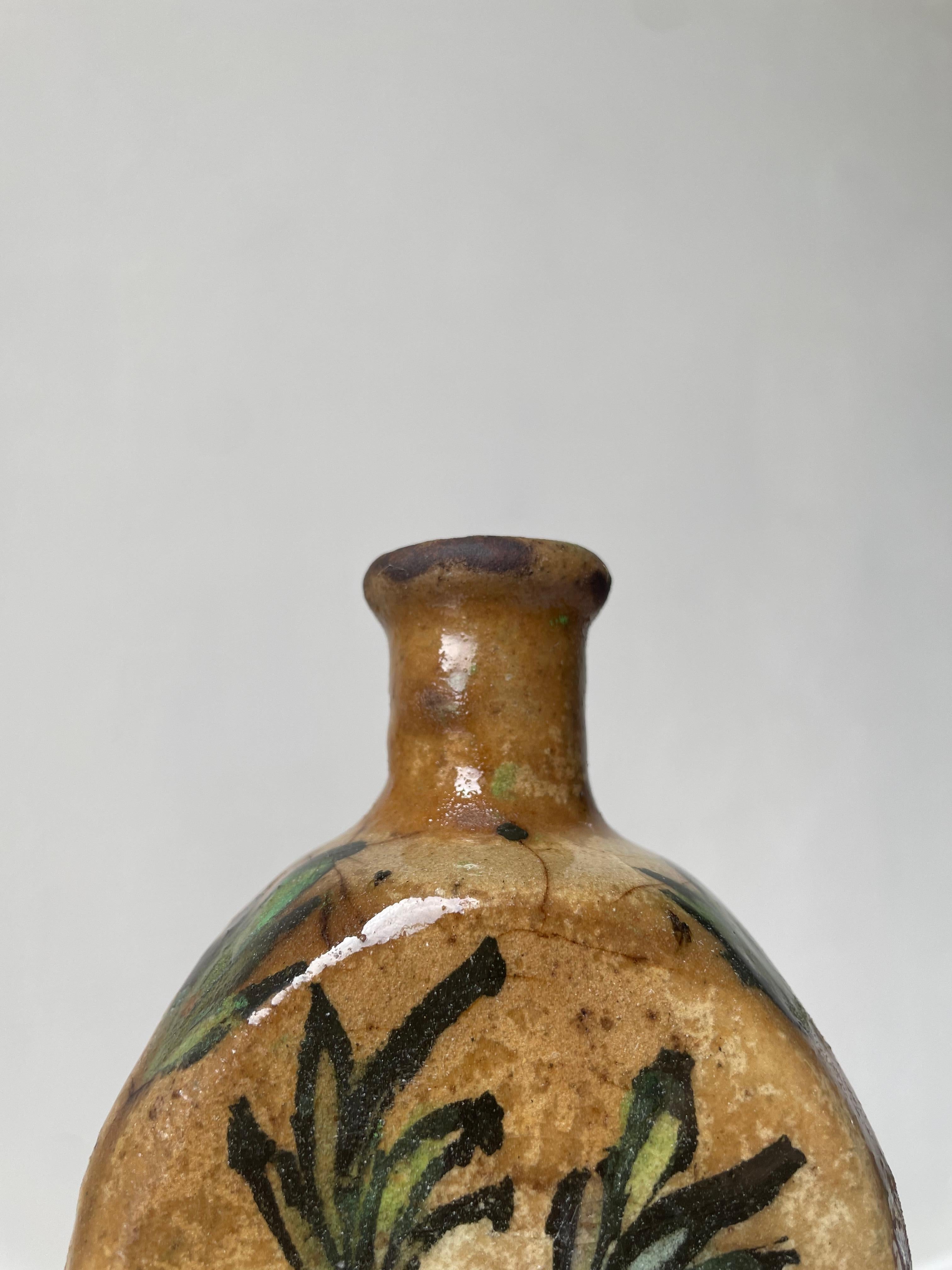 Antike, geblümte persische Qajar-Töpferwaren-Teeflask, spätes 19. Jahrhundert im Angebot 2