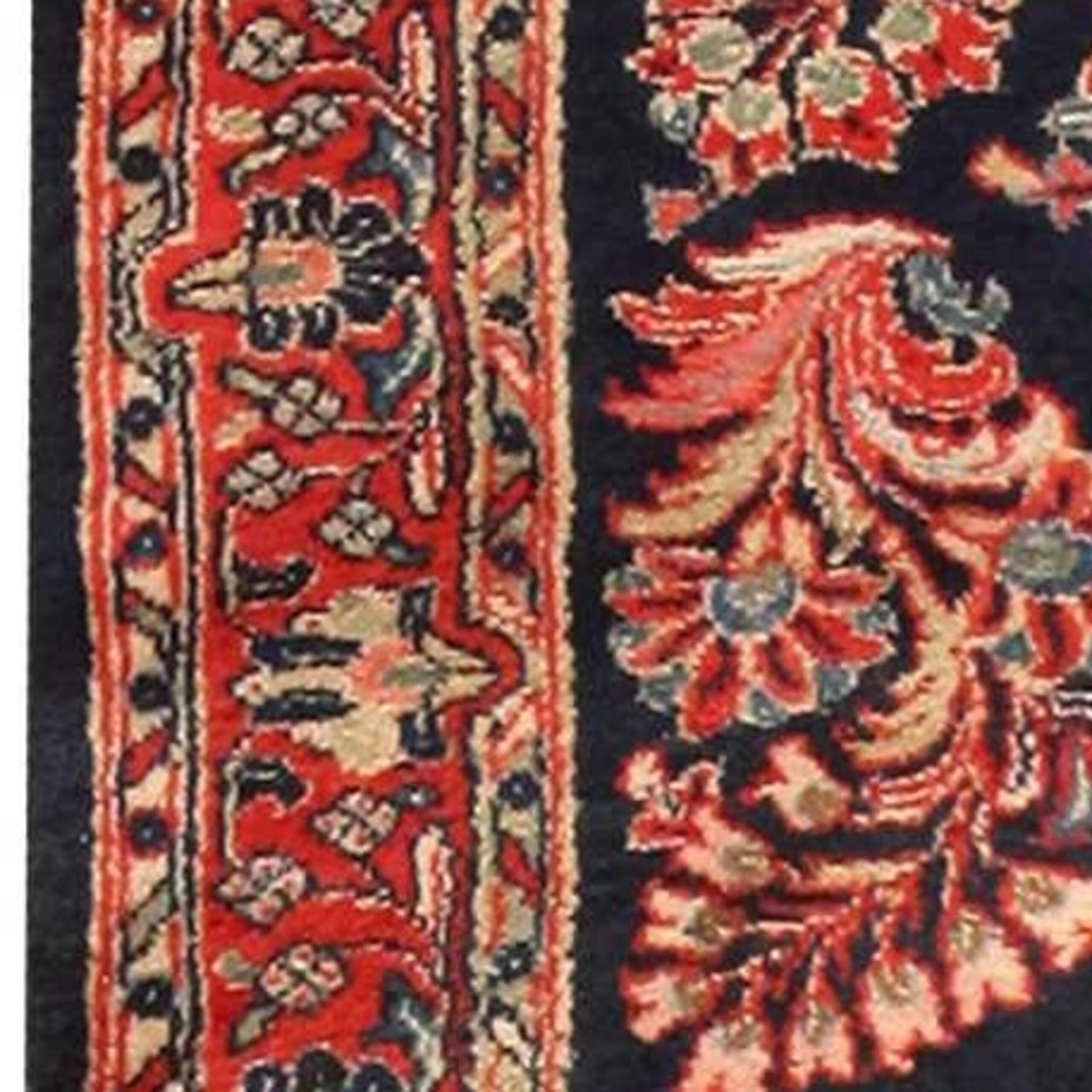 Antique Persian Sarouk Hallway Runner. 3 ft x 11 ft 2 in  In Good Condition For Sale In New York, NY