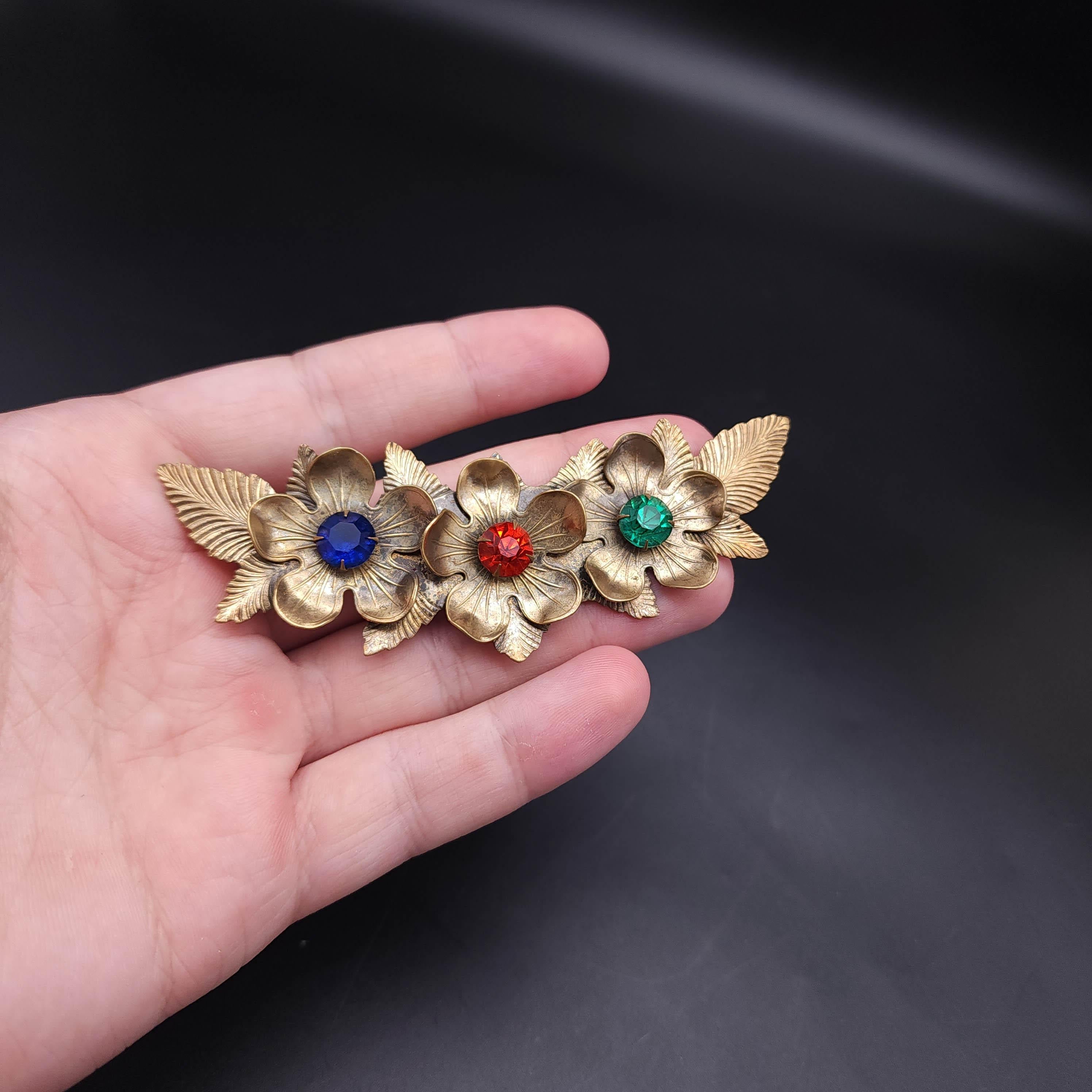 Antique Floral Pin with Multi-Colored Crystals, Early 1900s, Gold Plated In Excellent Condition For Sale In Milford, DE