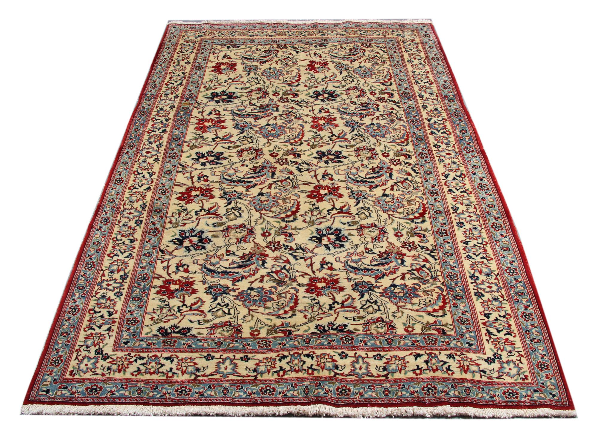 Antique Floral Rug Handwoven Carpet Cream Blue Wool Living Room Rug In Excellent Condition For Sale In Hampshire, GB