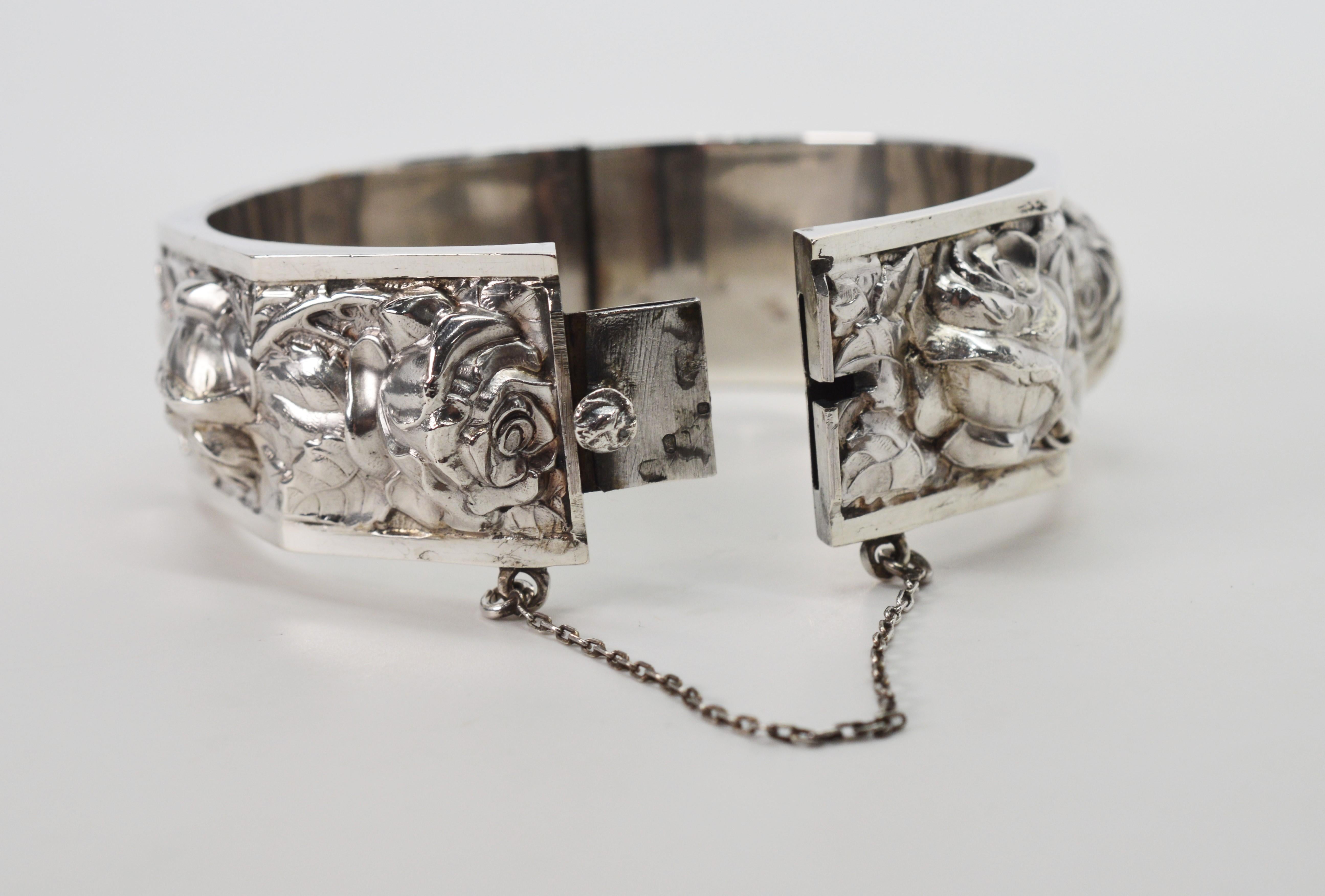 Antique Floral Silver Bangle Bracelet For Sale 5