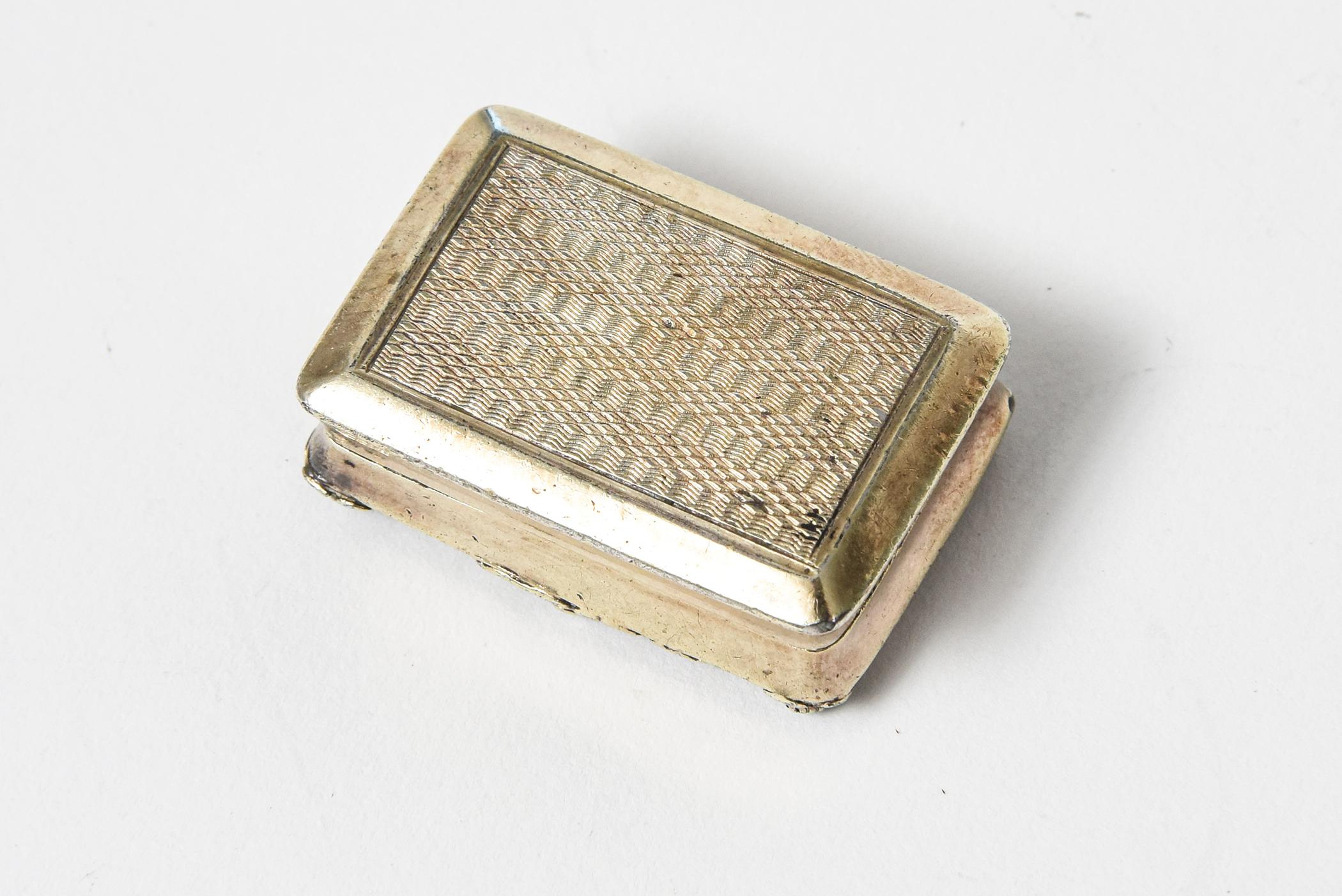 Antique Floral Sterling Silver Vinaigrette Pill Snuff Box by William Simpson For Sale 4