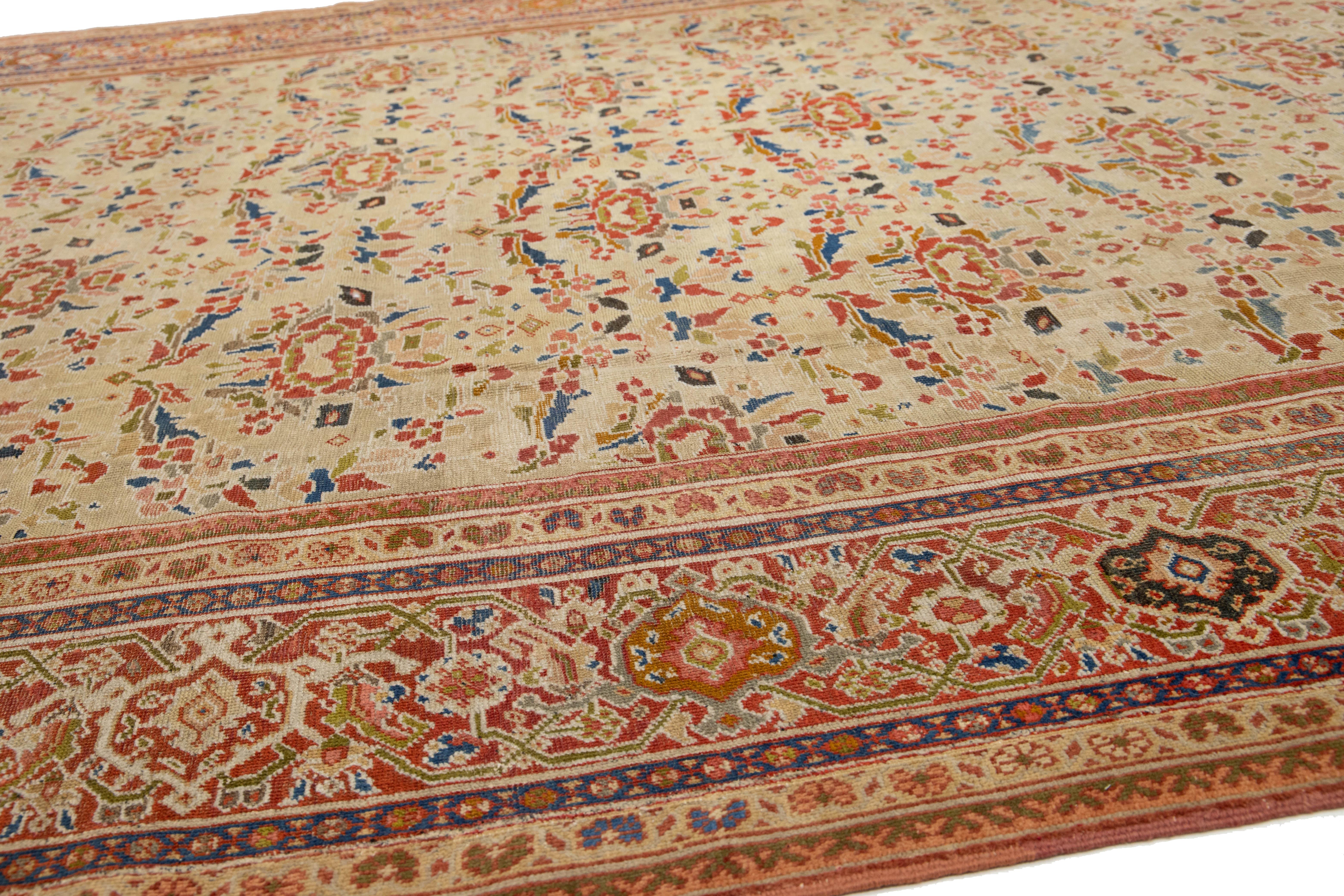 Antique Floral Sultanabad Rugs in lana annodato a mano in Tan-Beige In condizioni buone in vendita a Norwalk, CT