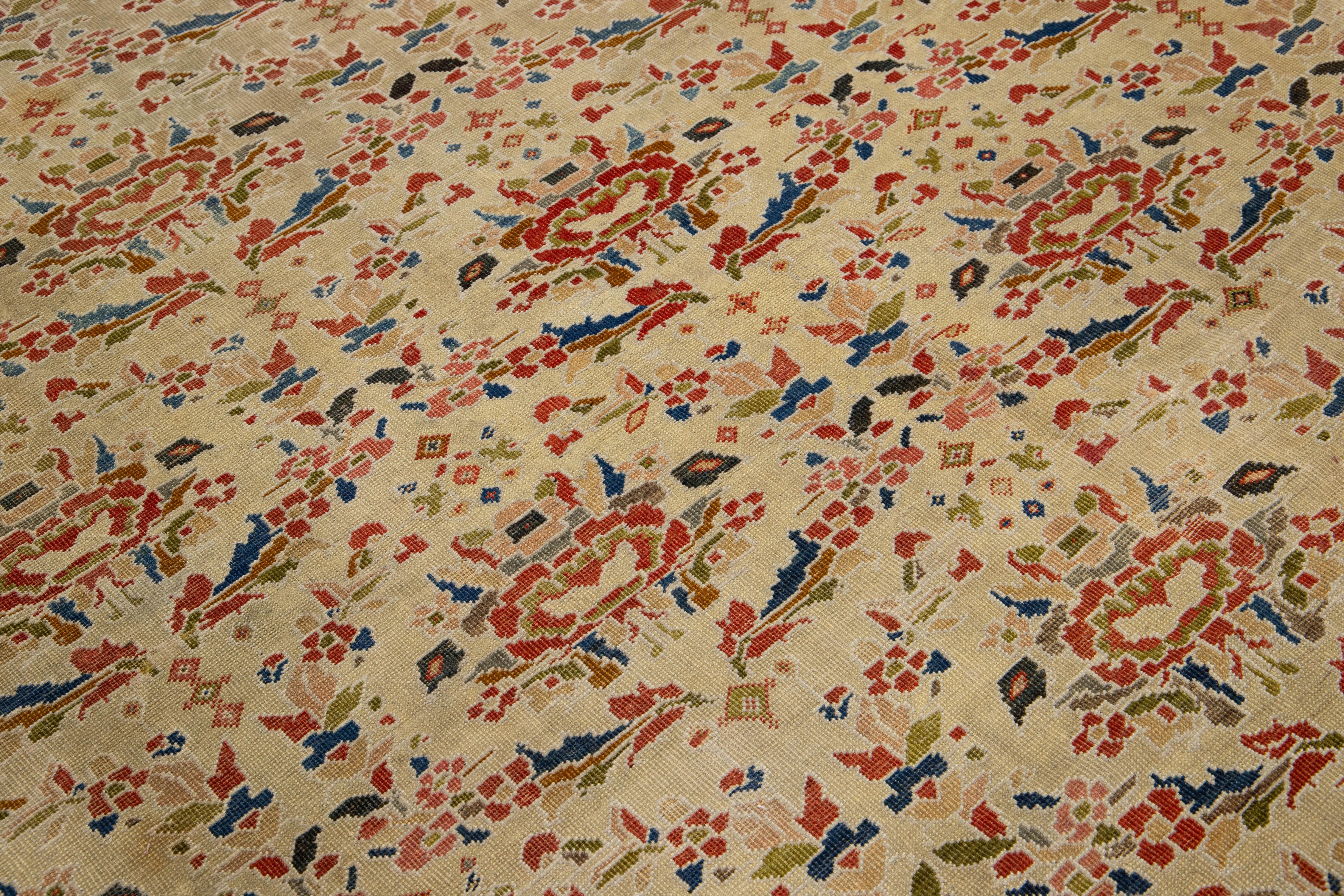 Antique Floral Sultanabad Rugs in lana annodato a mano in Tan-Beige in vendita 2