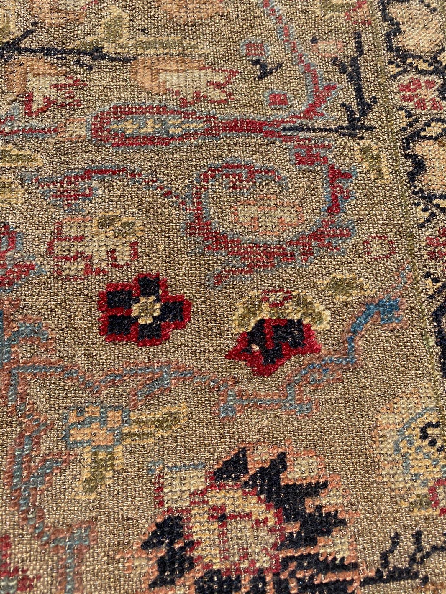 Antiker, geblümter, türkischer Kaysari-Teppich aus Seide und Metallfaden aus dem späten 19. Jahrhundert (Beaux Arts) im Angebot