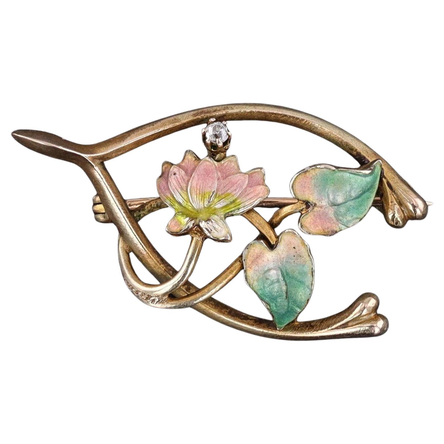 Antique Floral Wishbone Brooch of 14k Gold