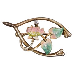 Spilla antica a forma di spina di pesce floreale in oro 14k