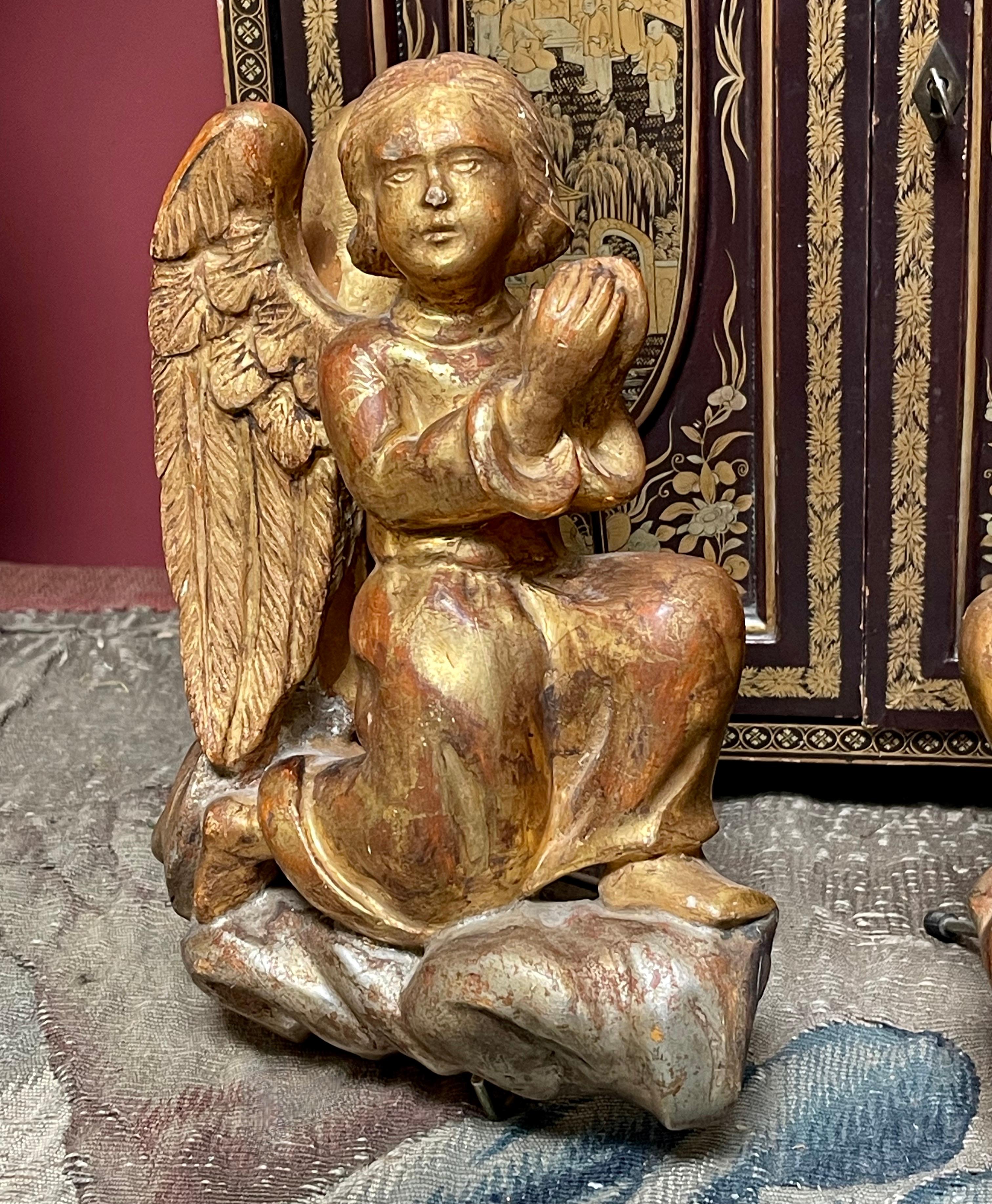 Antique Florentine Carved Gilt Wood Angels PAIR In Good Condition For Sale In Canterbury, GB