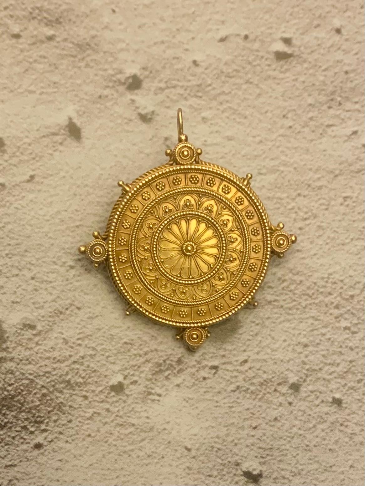 Antique Florentine Large Etruscan Revival 14K Yellow Gold Locket Pendant For Sale 13