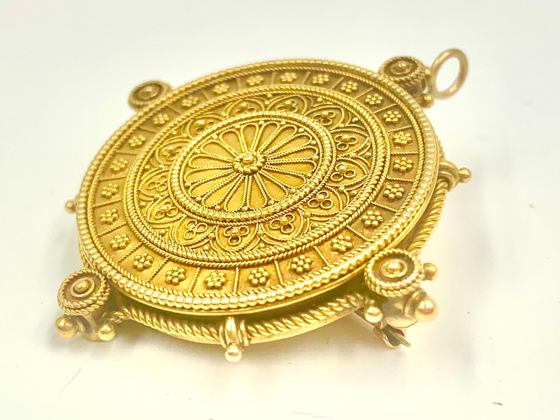 Antique Florentine Large Etruscan Revival 14K Yellow Gold Locket Pendant For Sale 2