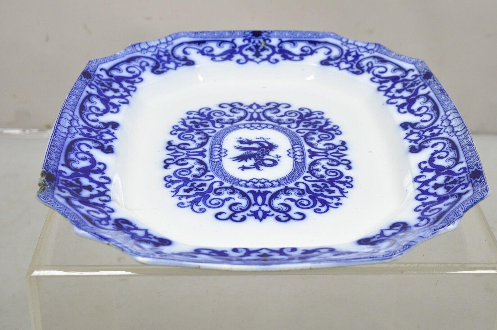 Antike Flow Blaue und weiße Transferware Eisenstein-Plattenschale mit chinesischem Drachen im Angebot 3