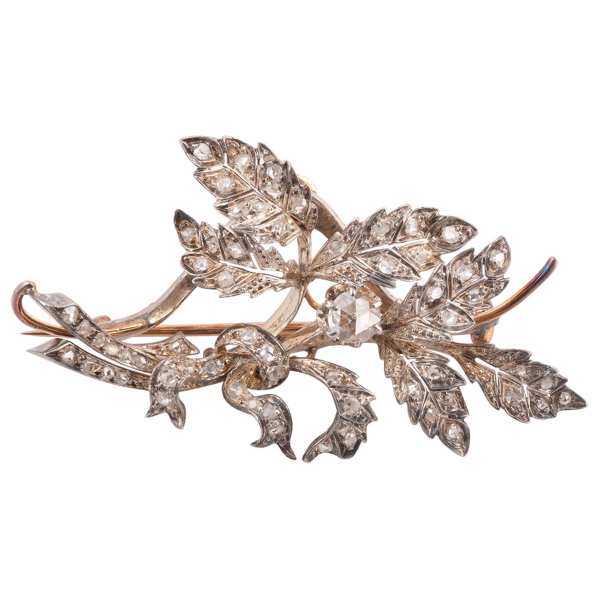 Antike Blumenbrosche aus Silber und Gold mit Diamanten (Rosenschliff) im Angebot