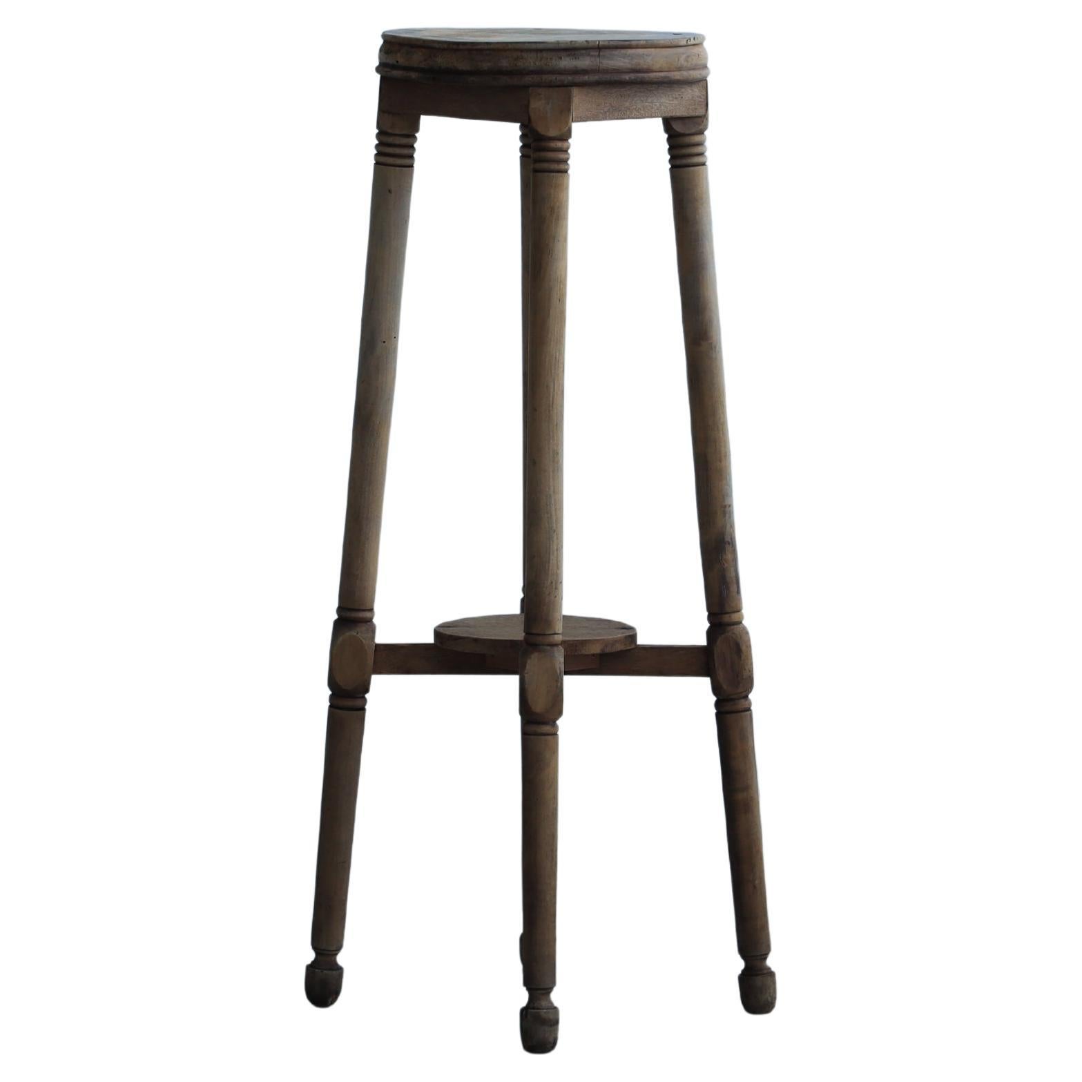 Antique flower stand, Wabi-Sabi, Japandi
