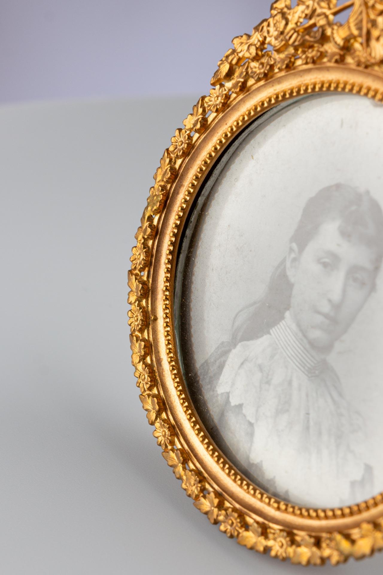 Laiton Cadre photo ancien fleuri, France, vers 1880, 6 x 6 cm en vente