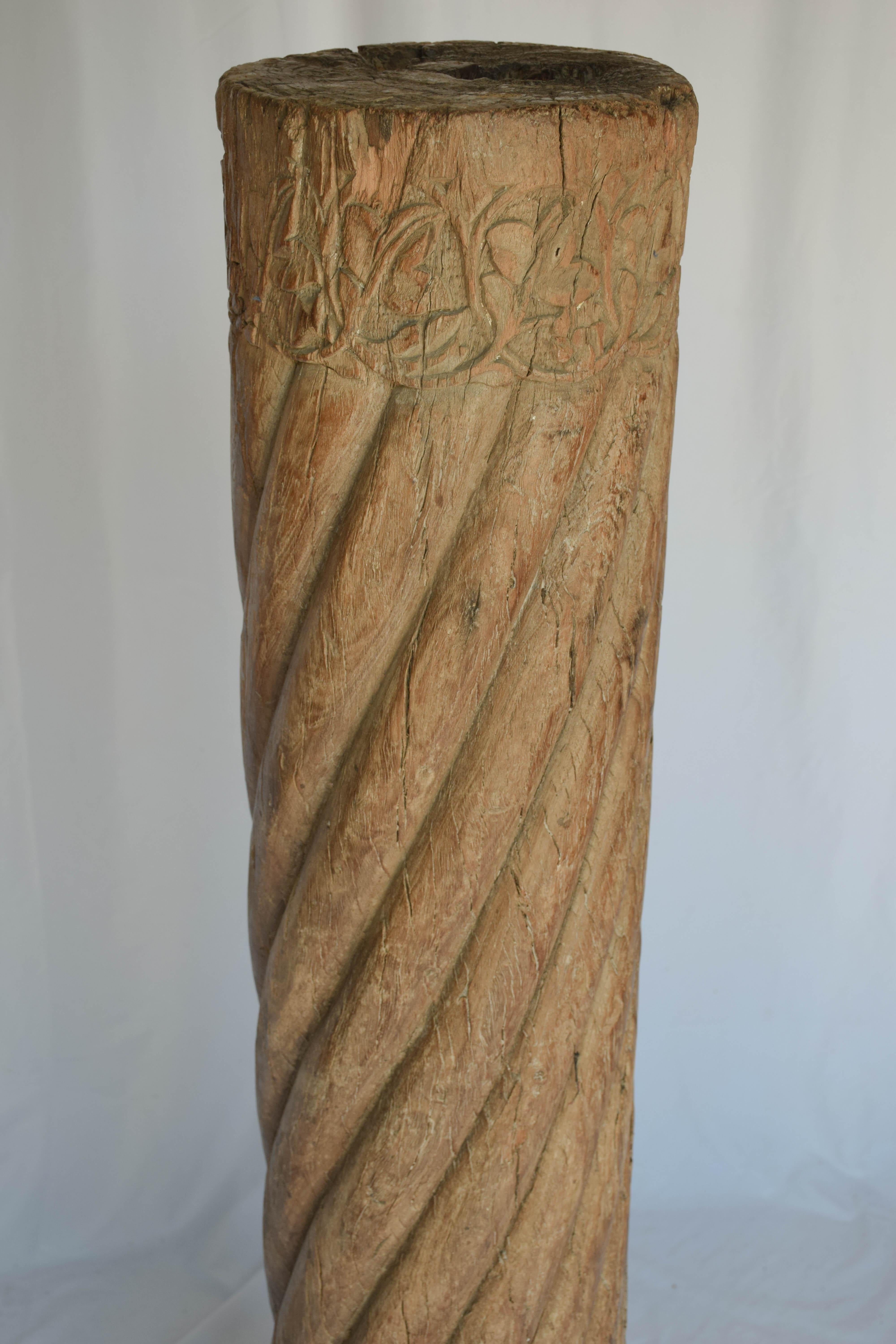 Antique Fluted Column or Pedestal In Good Condition In Houston, TX