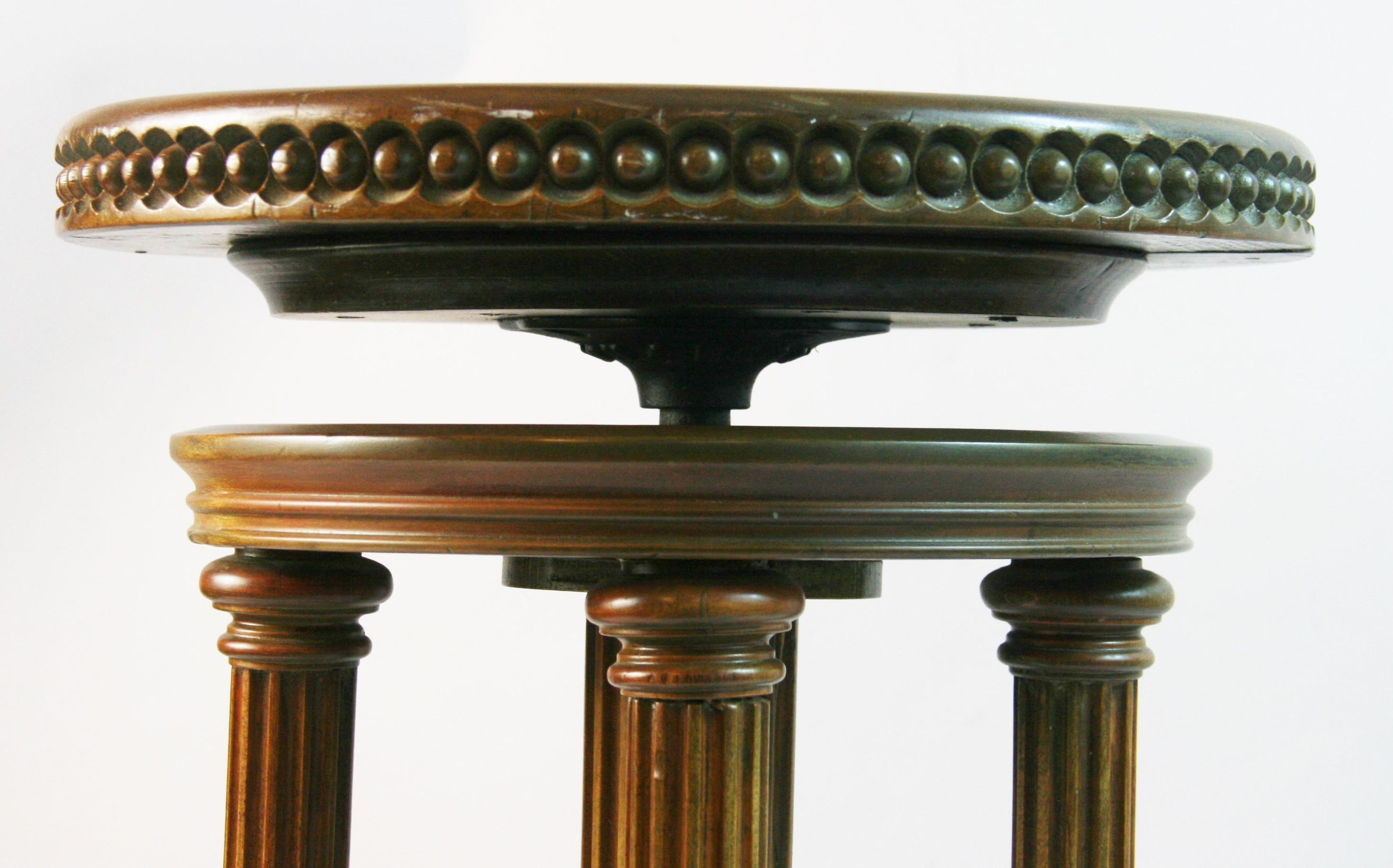 Antique Fluted Column Side Table/Piano Stool In Good Condition For Sale In Douglas Manor, NY