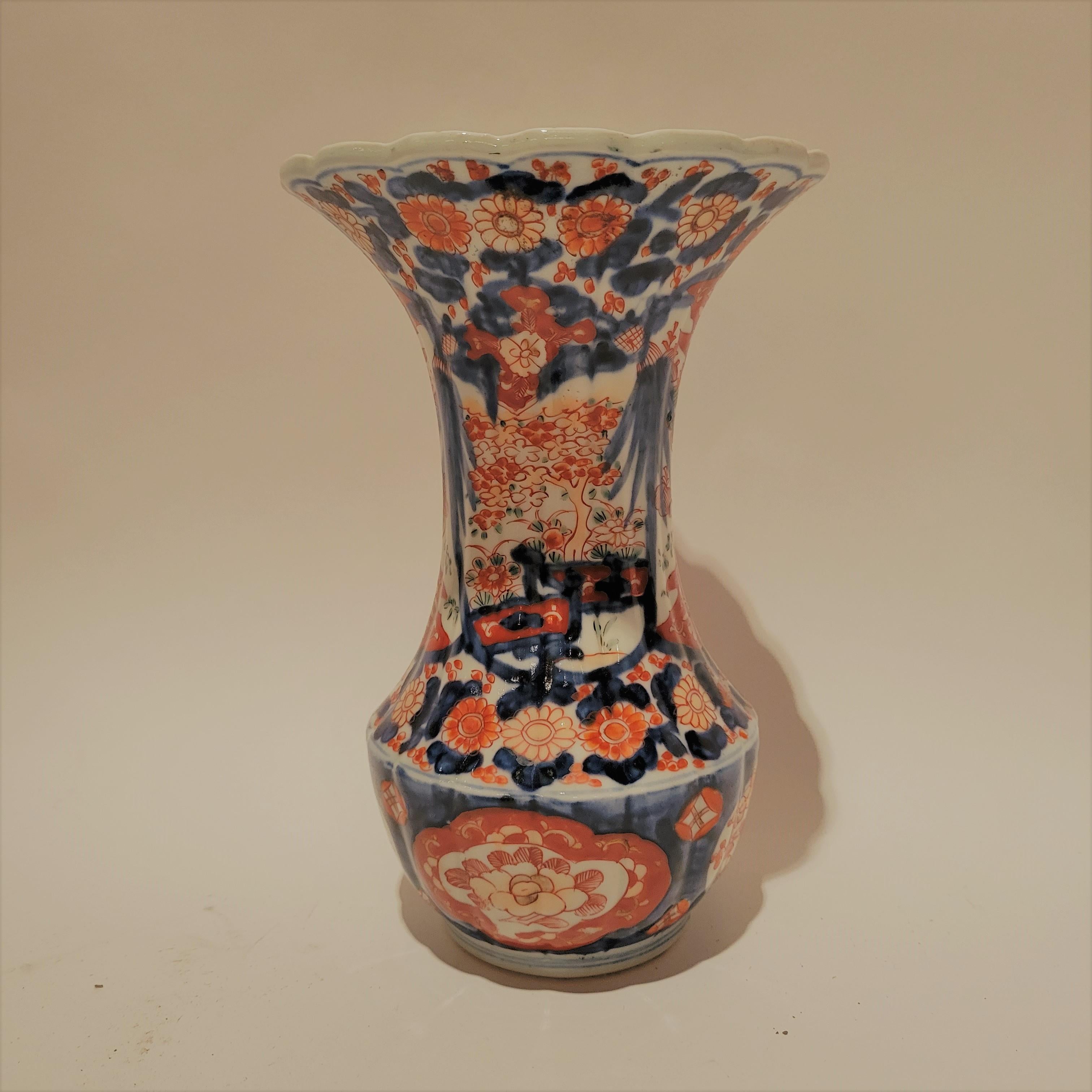 19th Century Antique Fluted Japanese Imari Vase, circa 1890-1910 For Sale