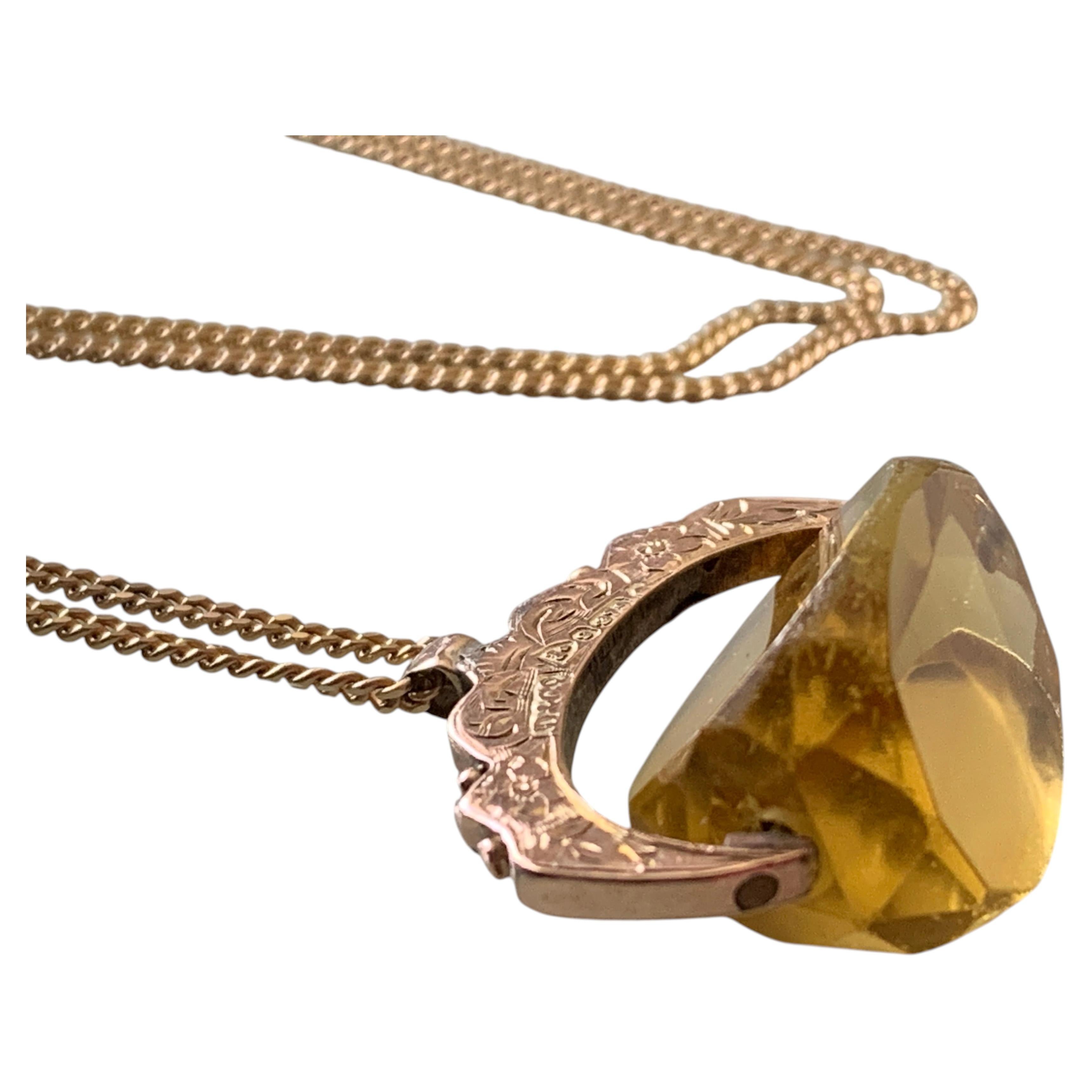 Llavero antiguo y cadena de 20" de oro de 9 ct
