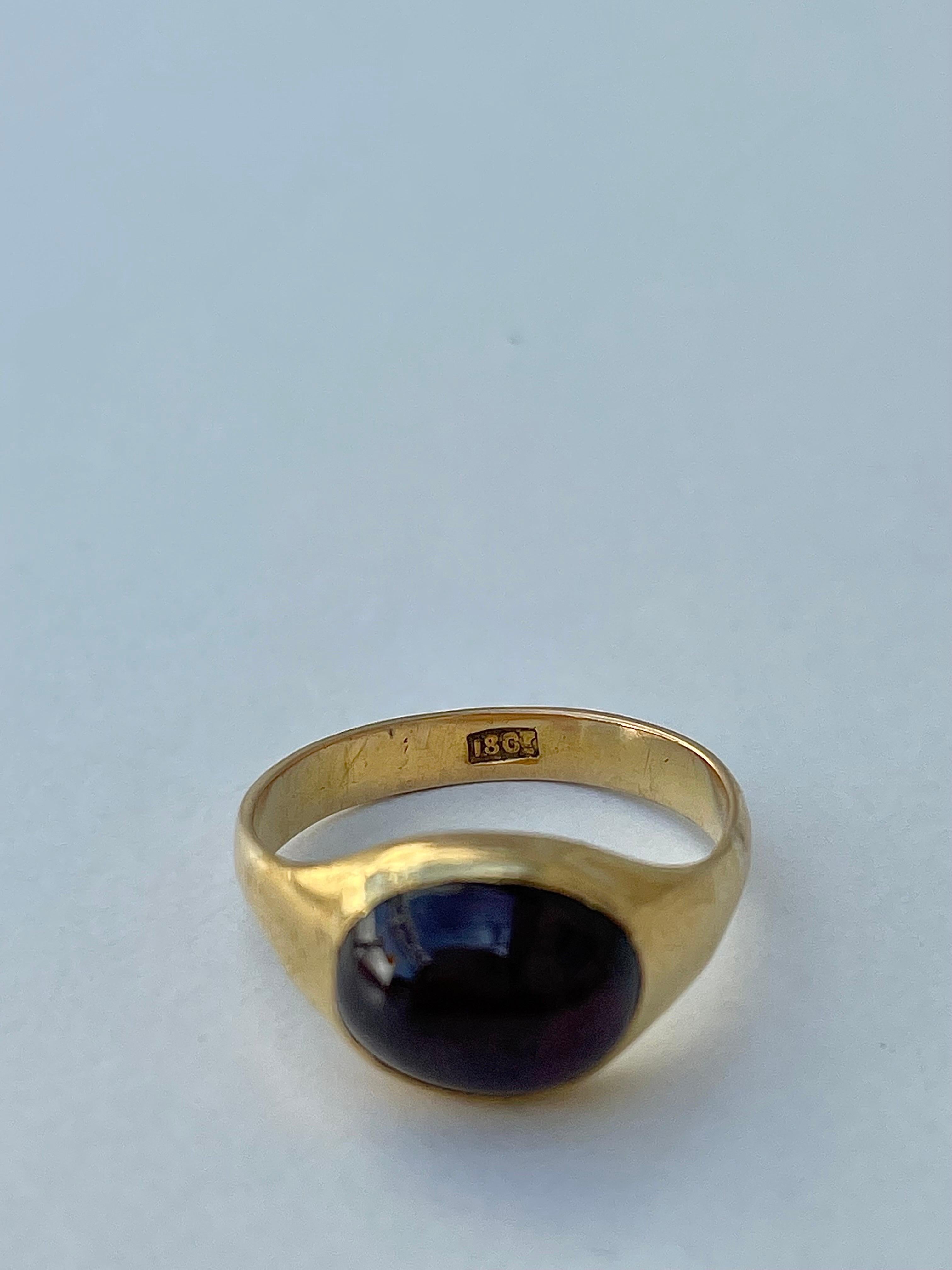 Edwardian Antique Foiled Cabochon Garnet 18ct Yellow Gold Signet Ring