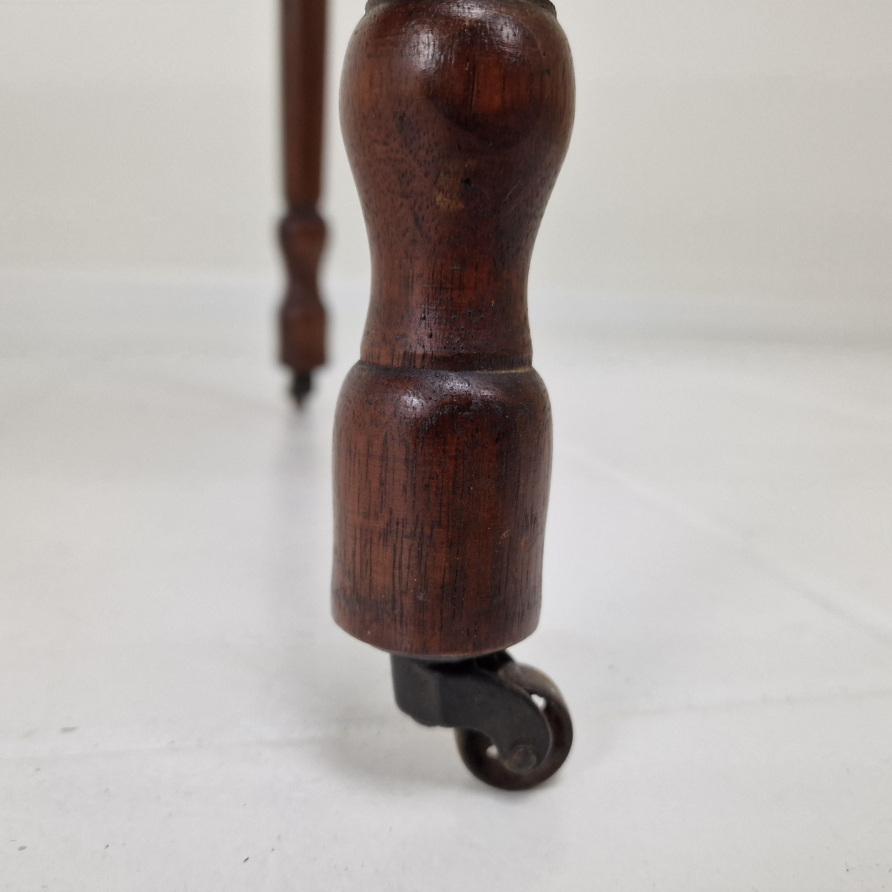 Ancienne table d'échecs pliable en bois, France, 19ème siècle en vente 8