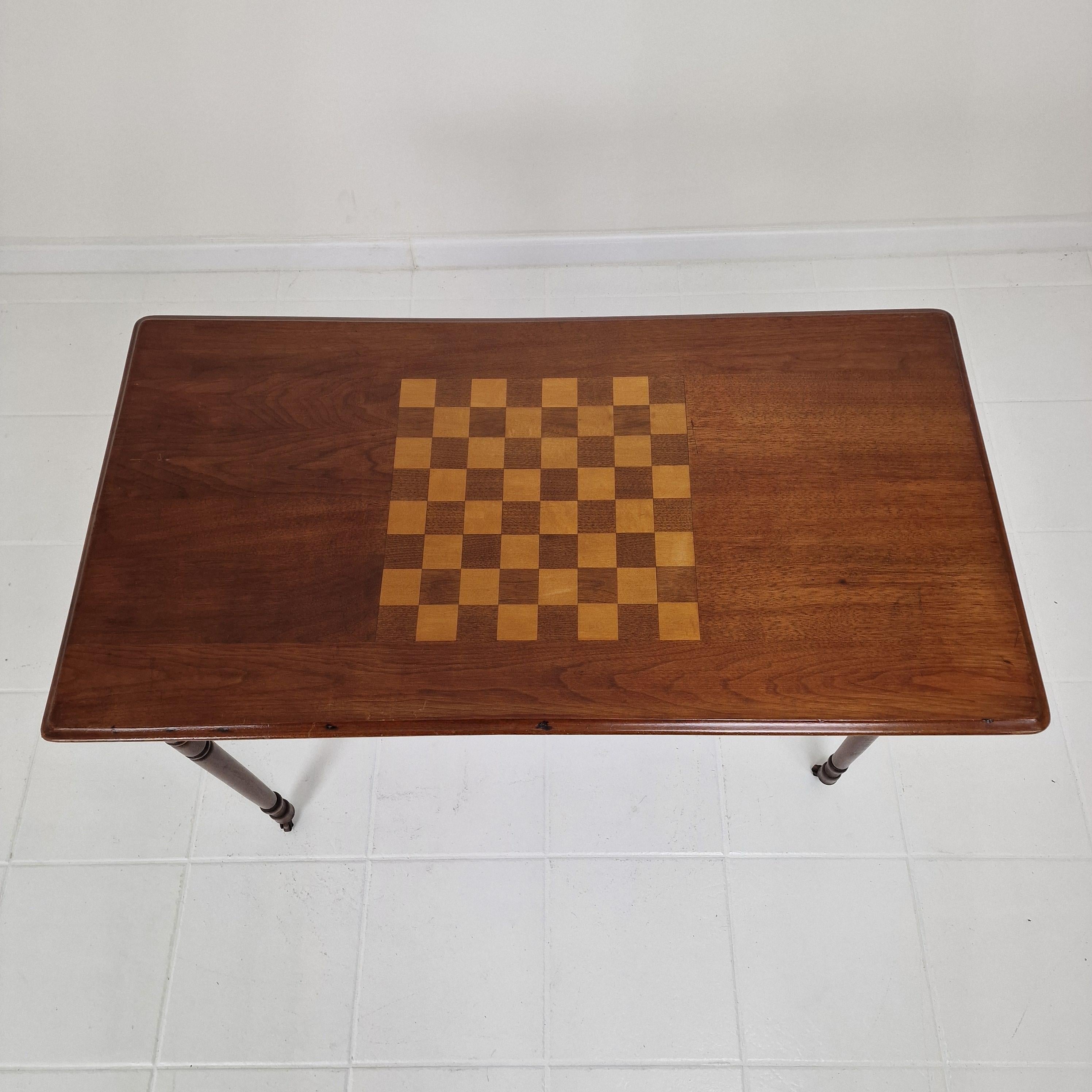 Ancienne table d'échecs pliable en bois, France, 19ème siècle en vente 2