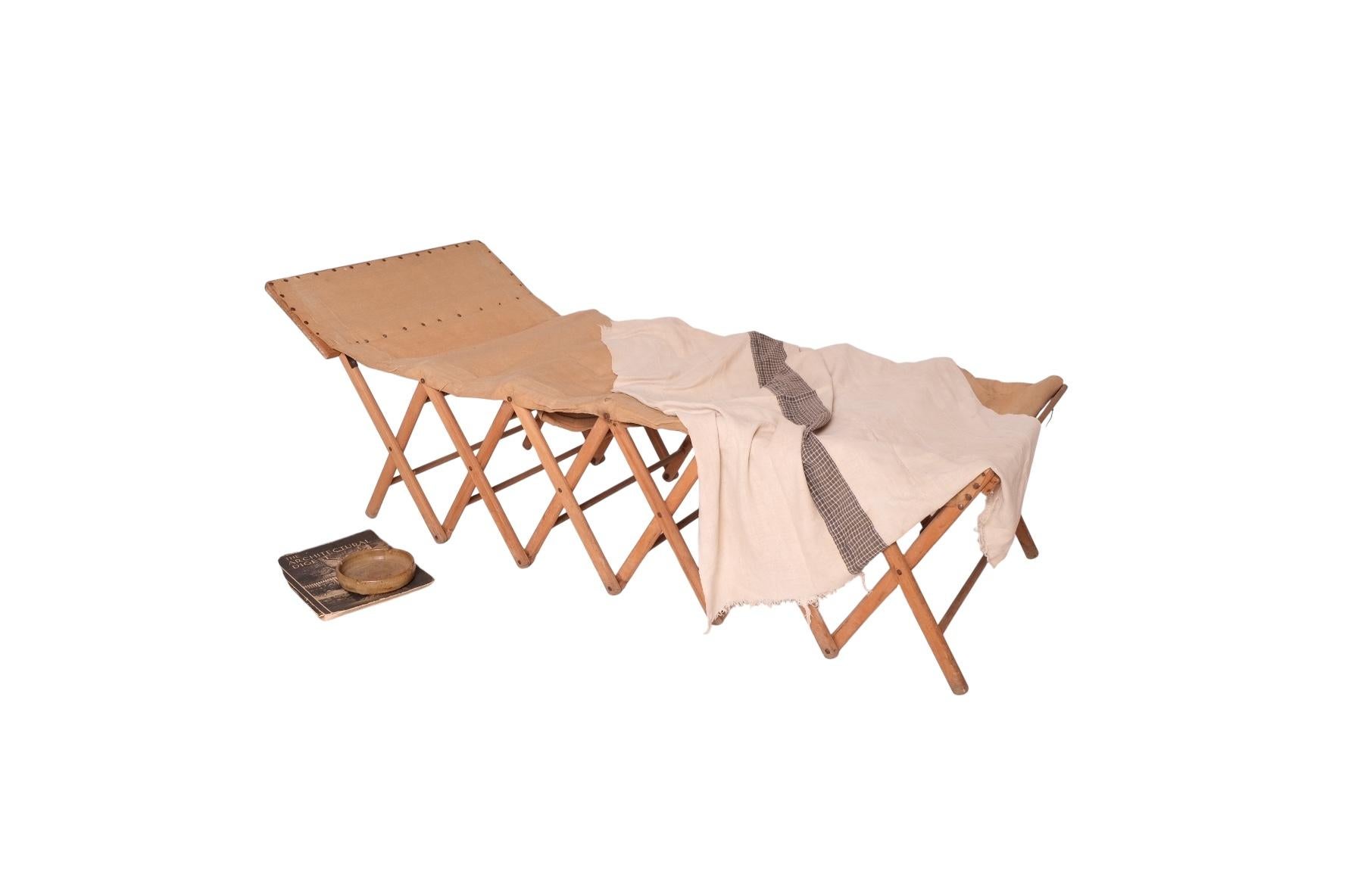 Antique Folding Campaign Bed and Convertible Side Table in Oak and Canvas For Sale 4