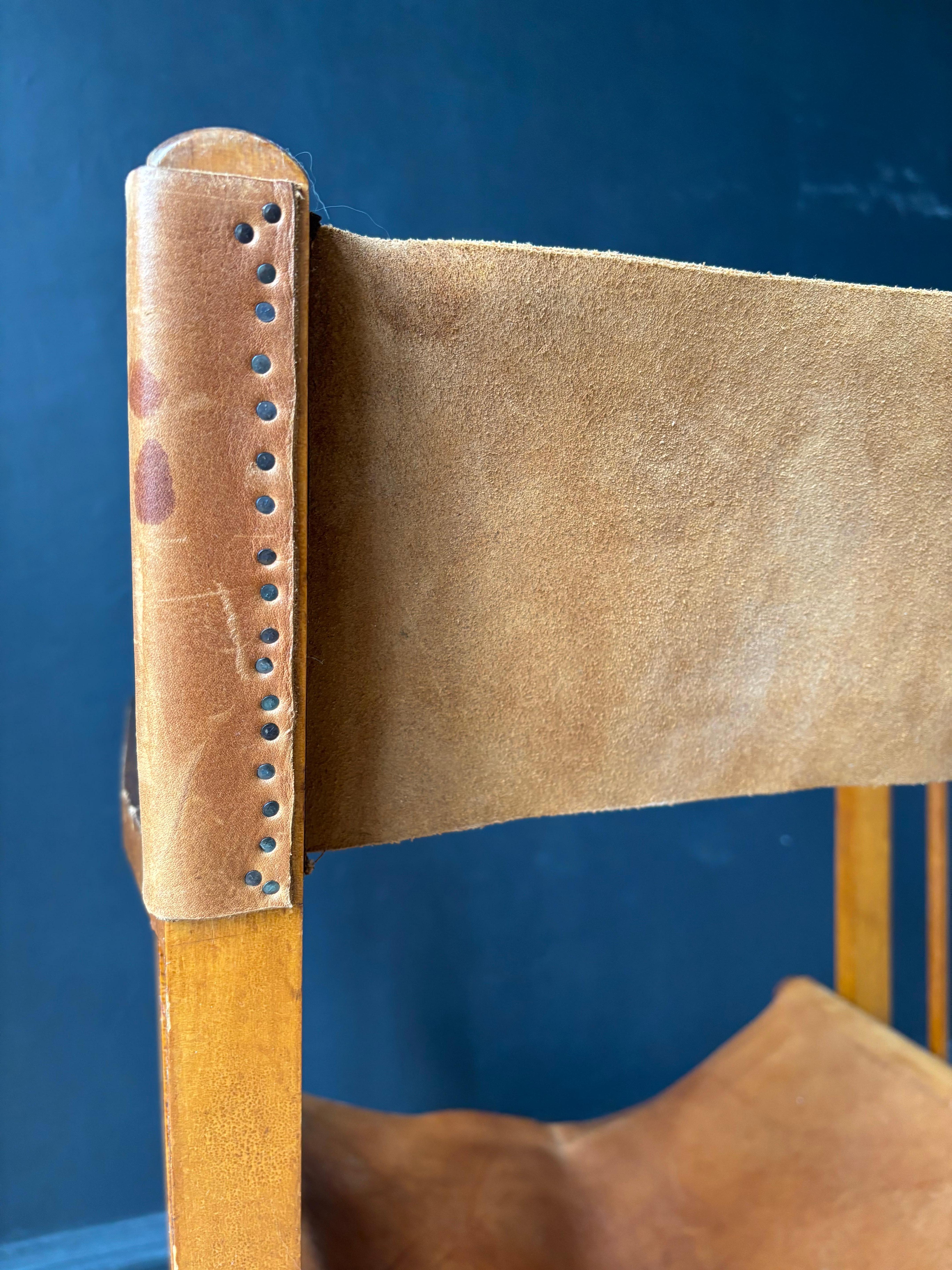Antique Folding Leather, Wood Safari Colonial Style Director's Chair, 1930s For Sale 5