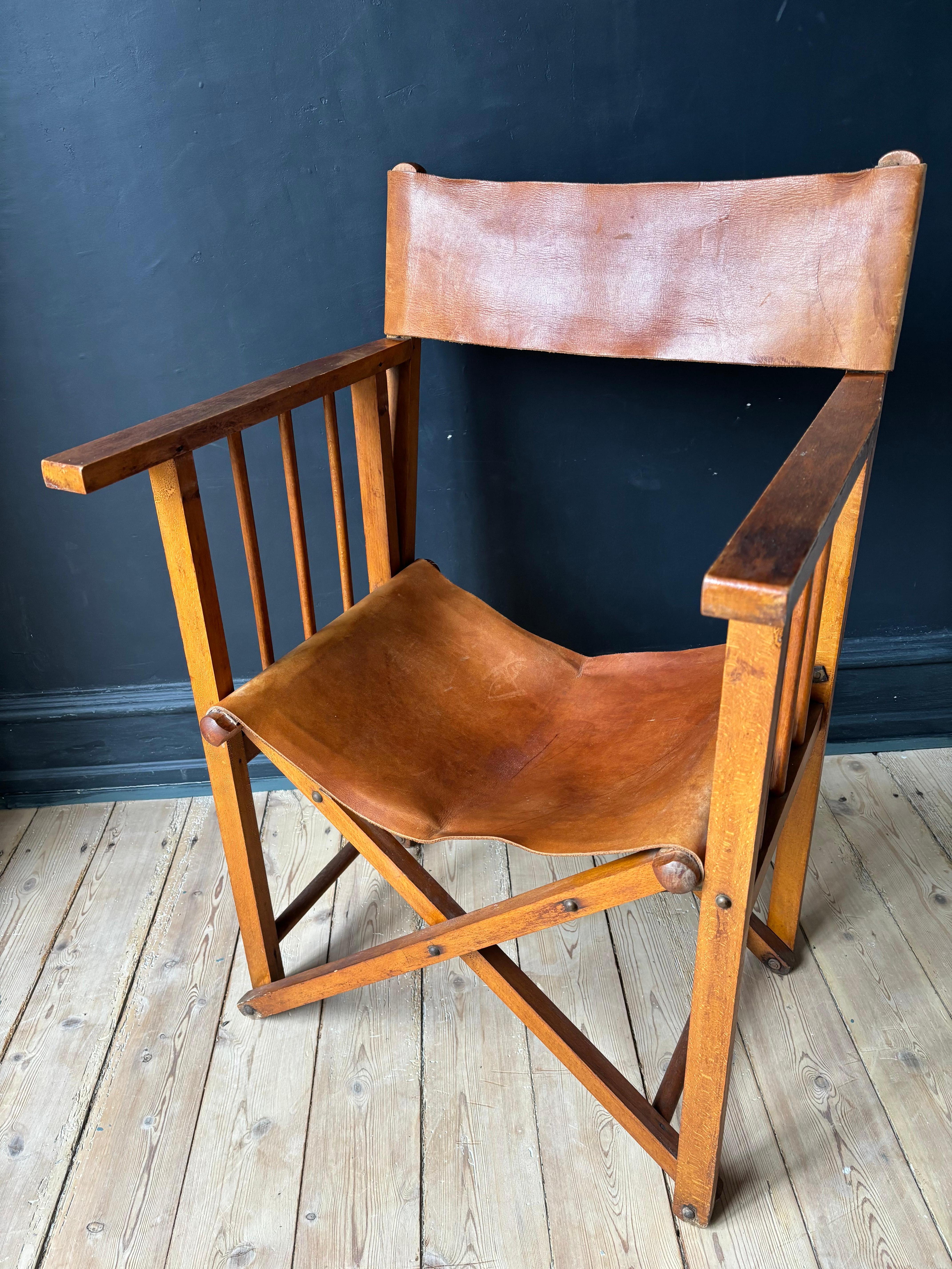 Antique Folding Leather, Wood Safari Colonial Style Director's Chair, 1930s For Sale 7