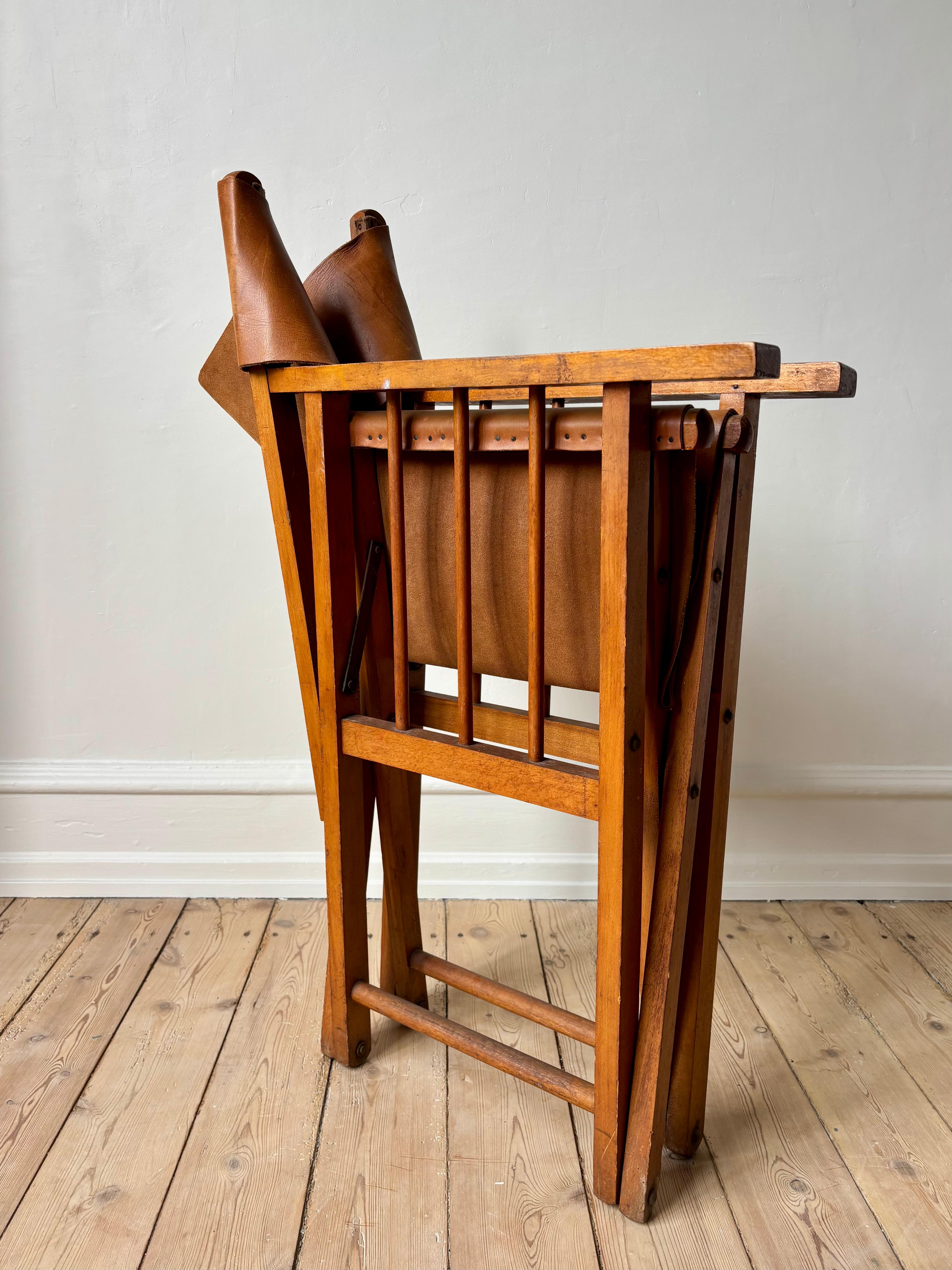 Antique Folding Leather, Wood Safari Colonial Style Director's Chair, 1930s For Sale 8