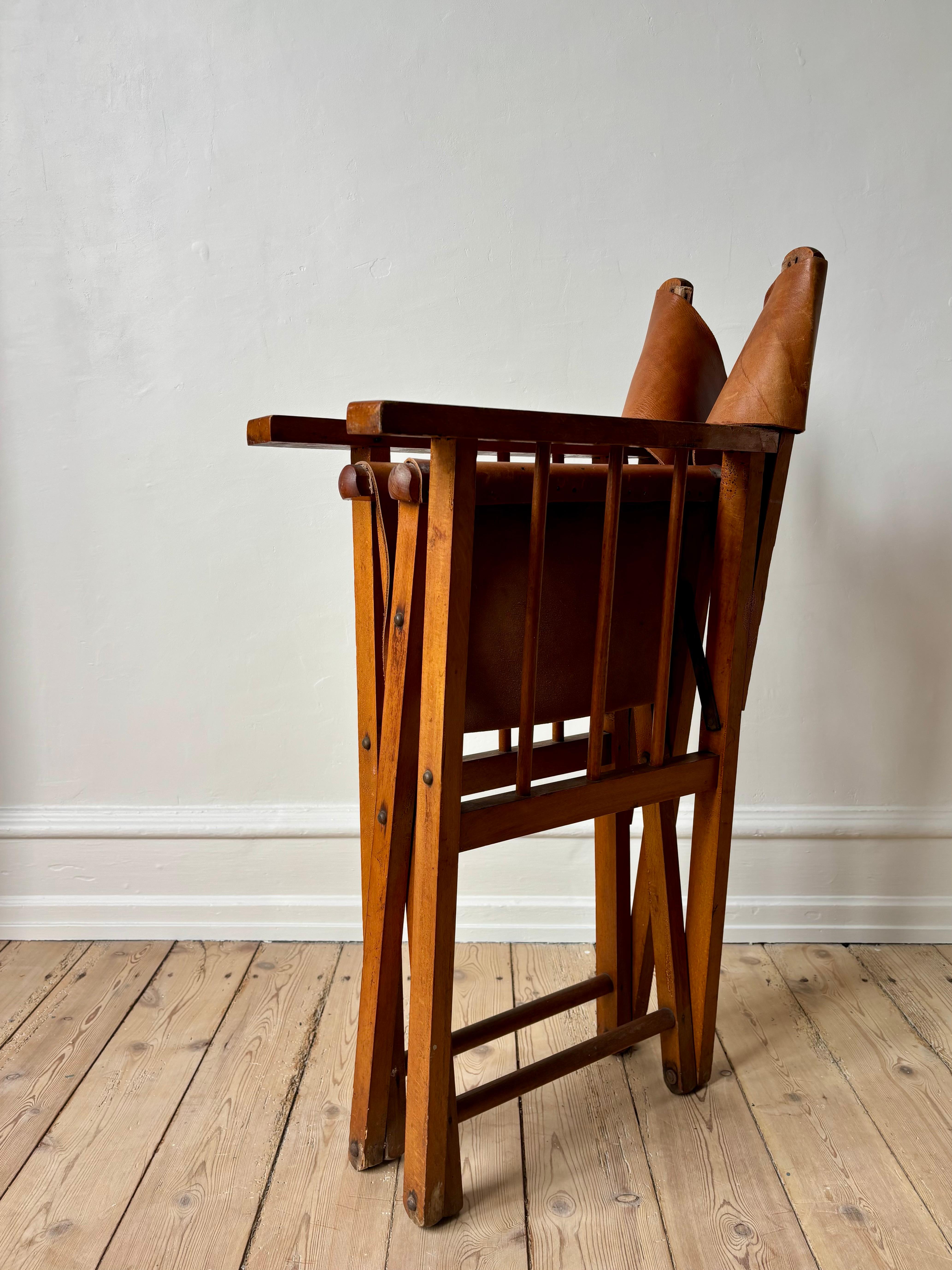 Antique Folding Leather, Wood Safari Colonial Style Director's Chair, 1930s For Sale 9