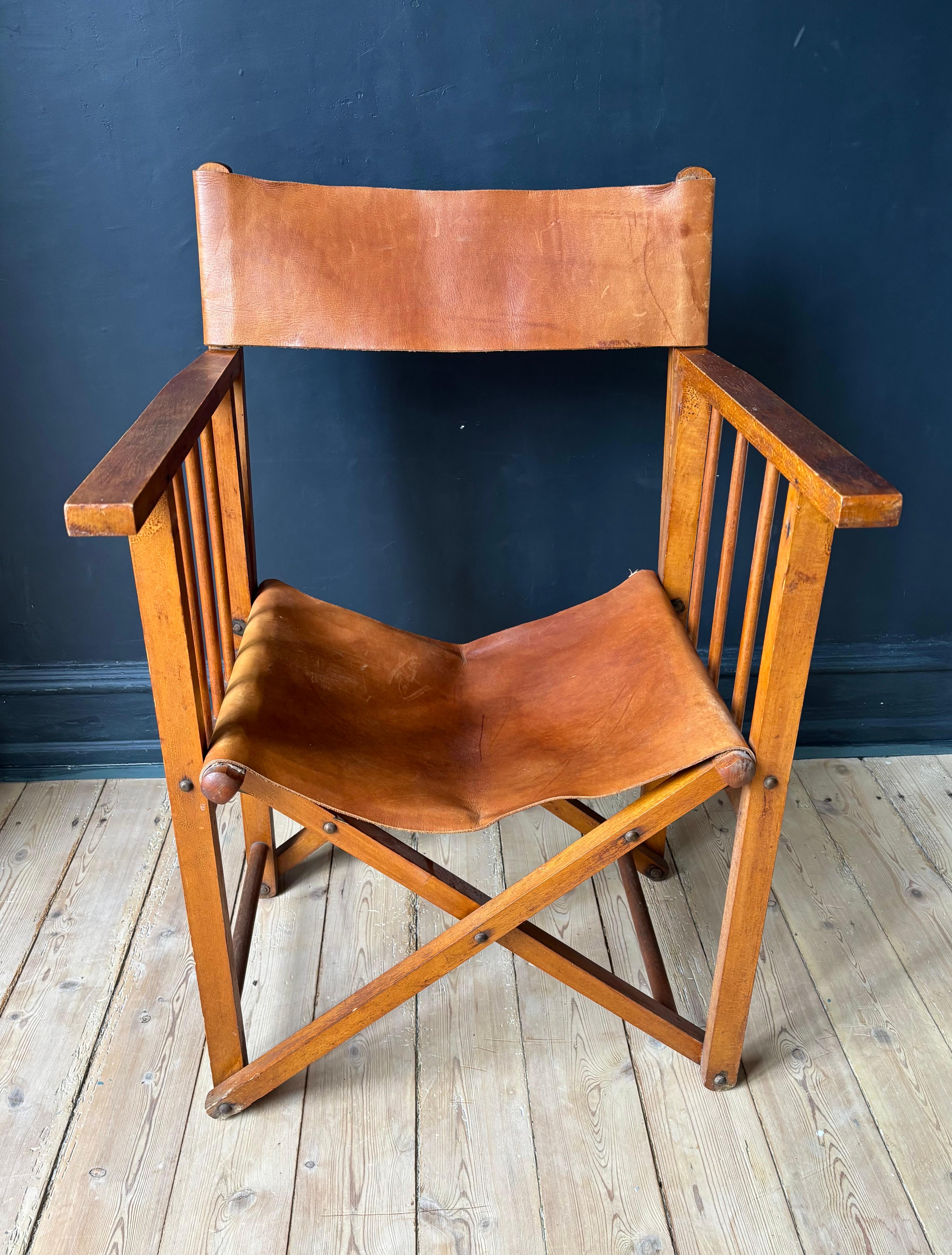 20th Century Antique Folding Leather, Wood Safari Colonial Style Director's Chair, 1930s For Sale