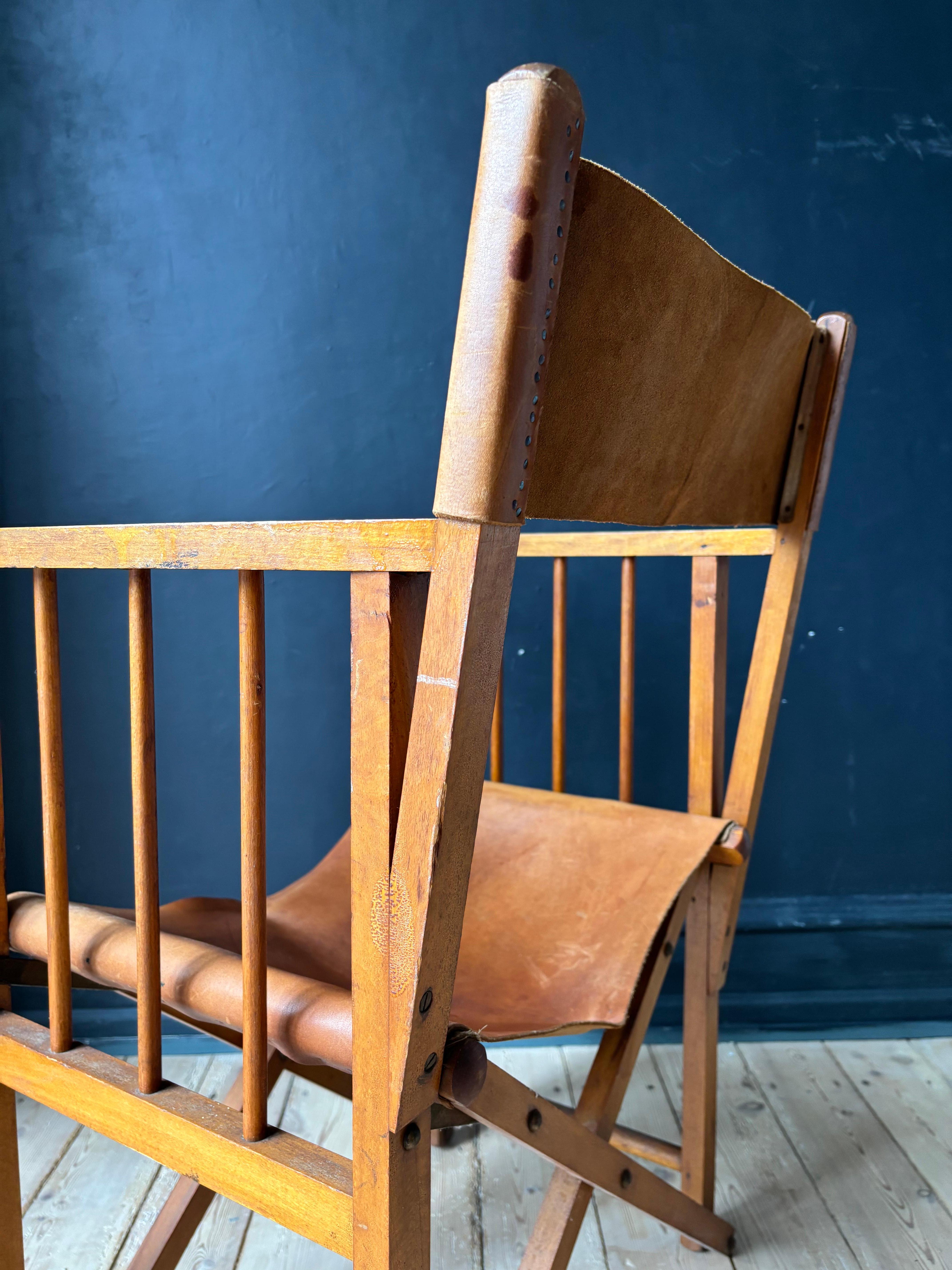 Antique Folding Leather, Wood Safari Colonial Style Director's Chair, 1930s For Sale 2