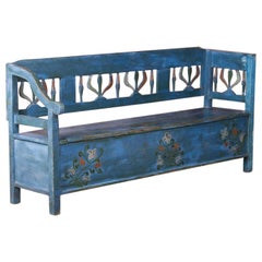 Banc de rangement hongrois antique Folk Art peint en bleu