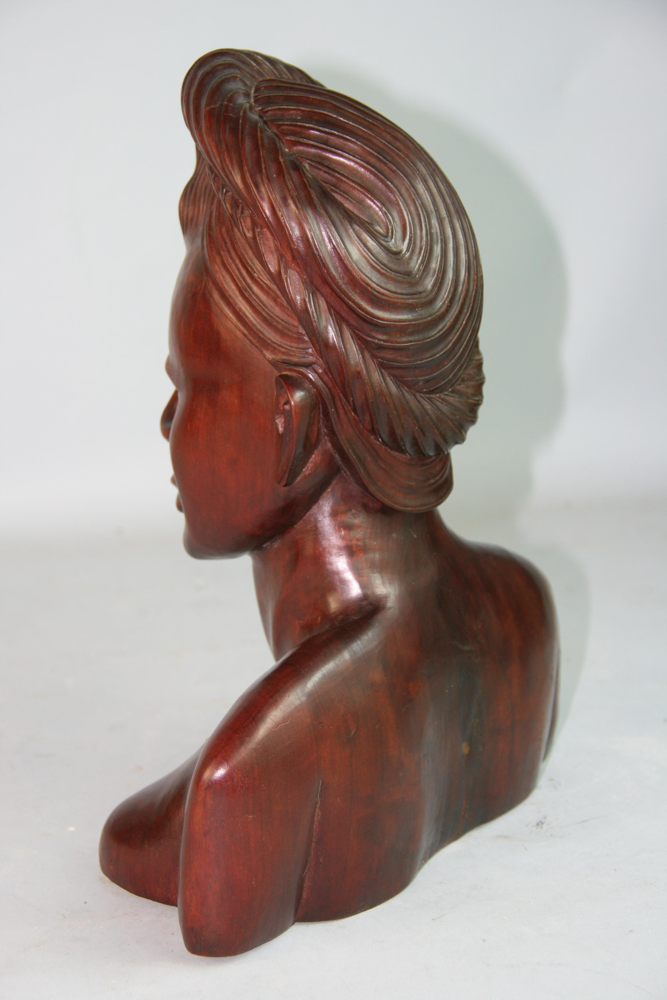 Antiques Art Carved Wood Wood Princesse Cambodgien Bon état - En vente à Douglas Manor, NY
