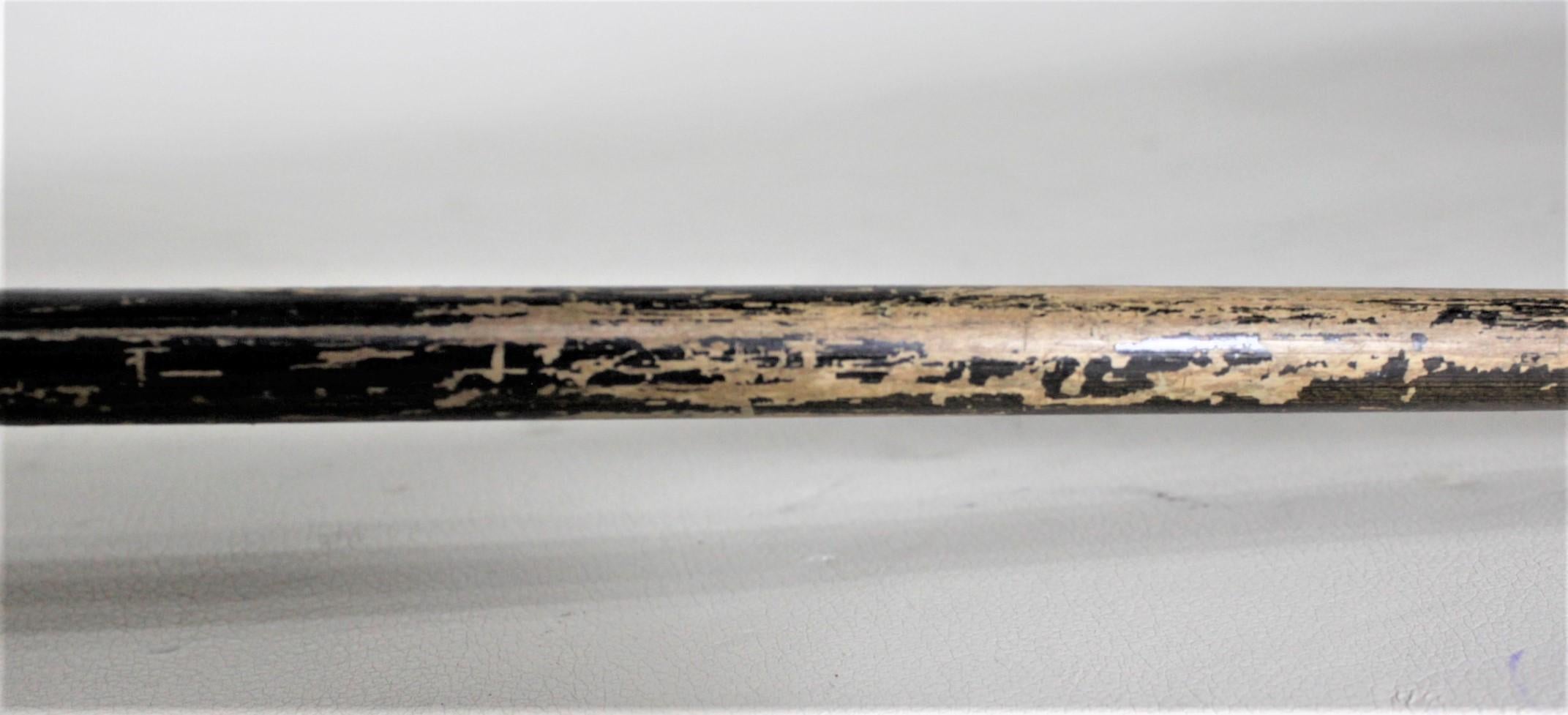 Bois Canne ou bâton de marche d'art populaire ancien avec poignée en bois de broussin en vente