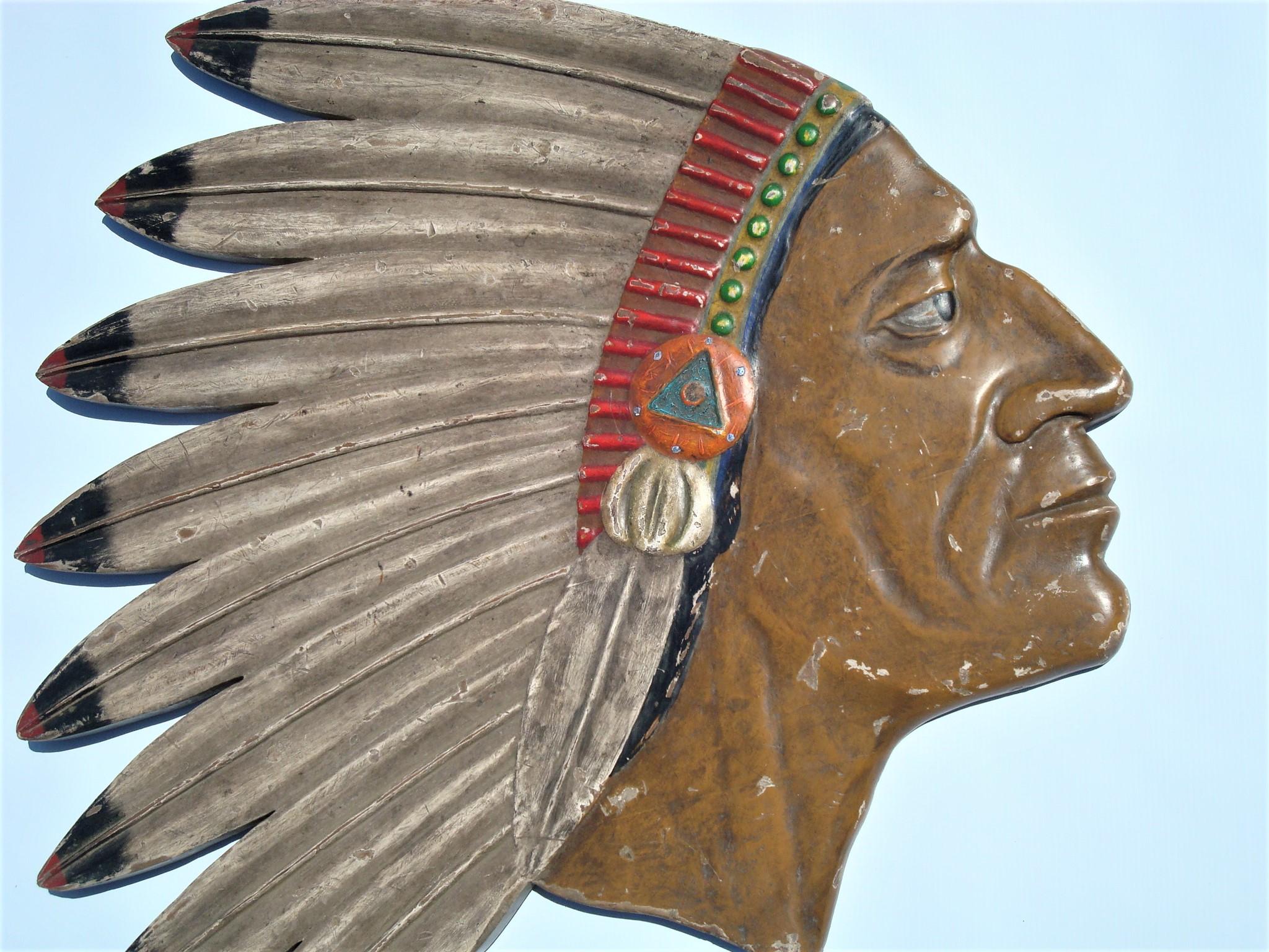 Antique Folk Art Carved Native American Chief Head Advertising Sign In Good Condition In Buenos Aires, Olivos