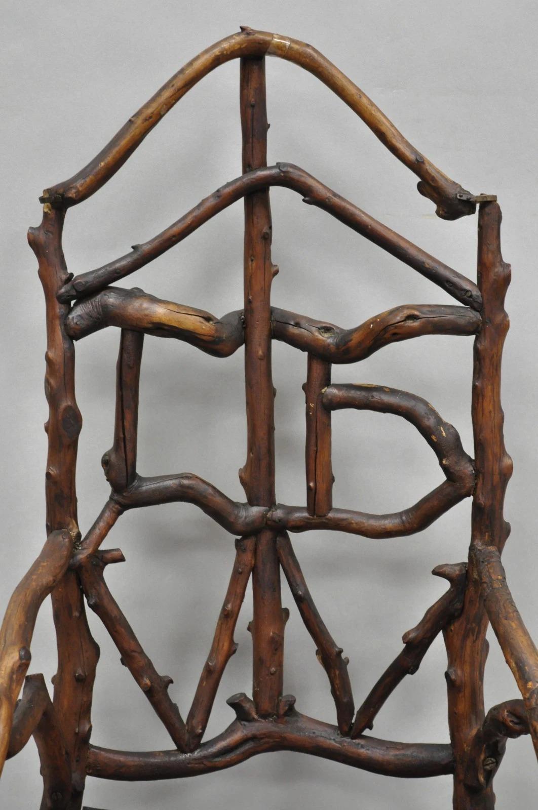 Antique Folk Art Handmade Wooden Twig Branch Adirondack Small Childs Chair im Zustand „Gut“ im Angebot in Philadelphia, PA