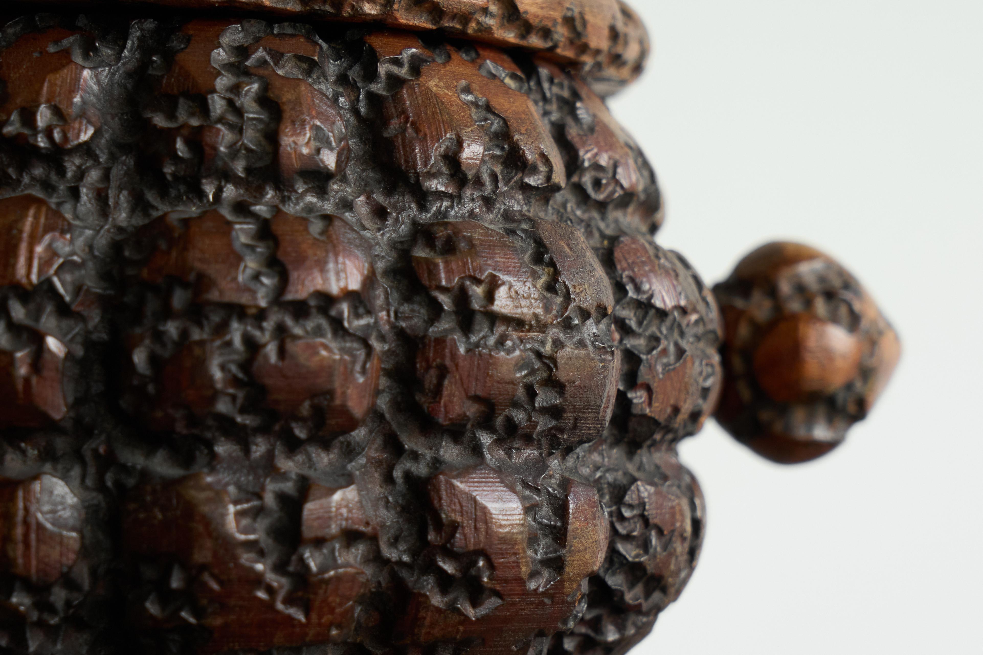 Antique Folk Art Lidded Pot in Carved Wood Early 20th Century For Sale 2