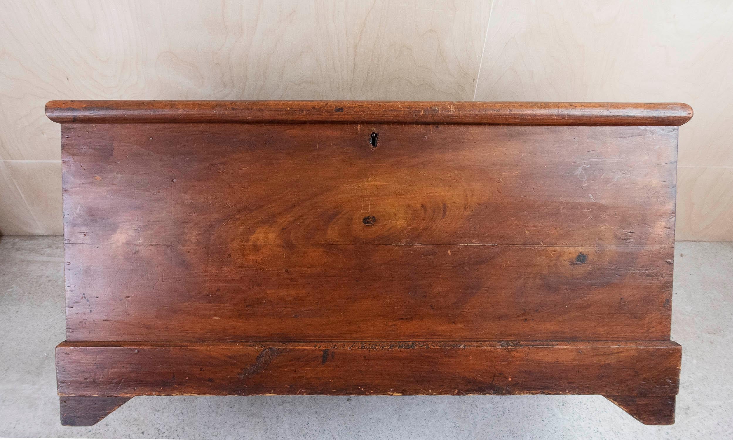 Delightful painted pine chest.

Painted to simulate wood grain. A lovely reddish colour to the paint.

Original hardware

Free UK shipping.








