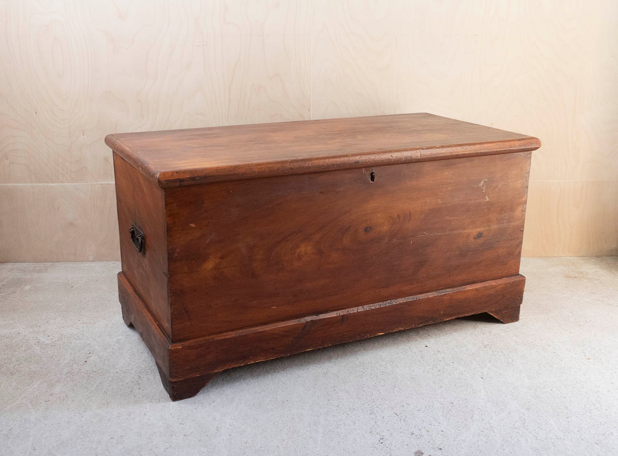 Antique Folk Art Painted Pine Blanket Chest, English, 19th Century In Good Condition For Sale In St Annes, Lancashire