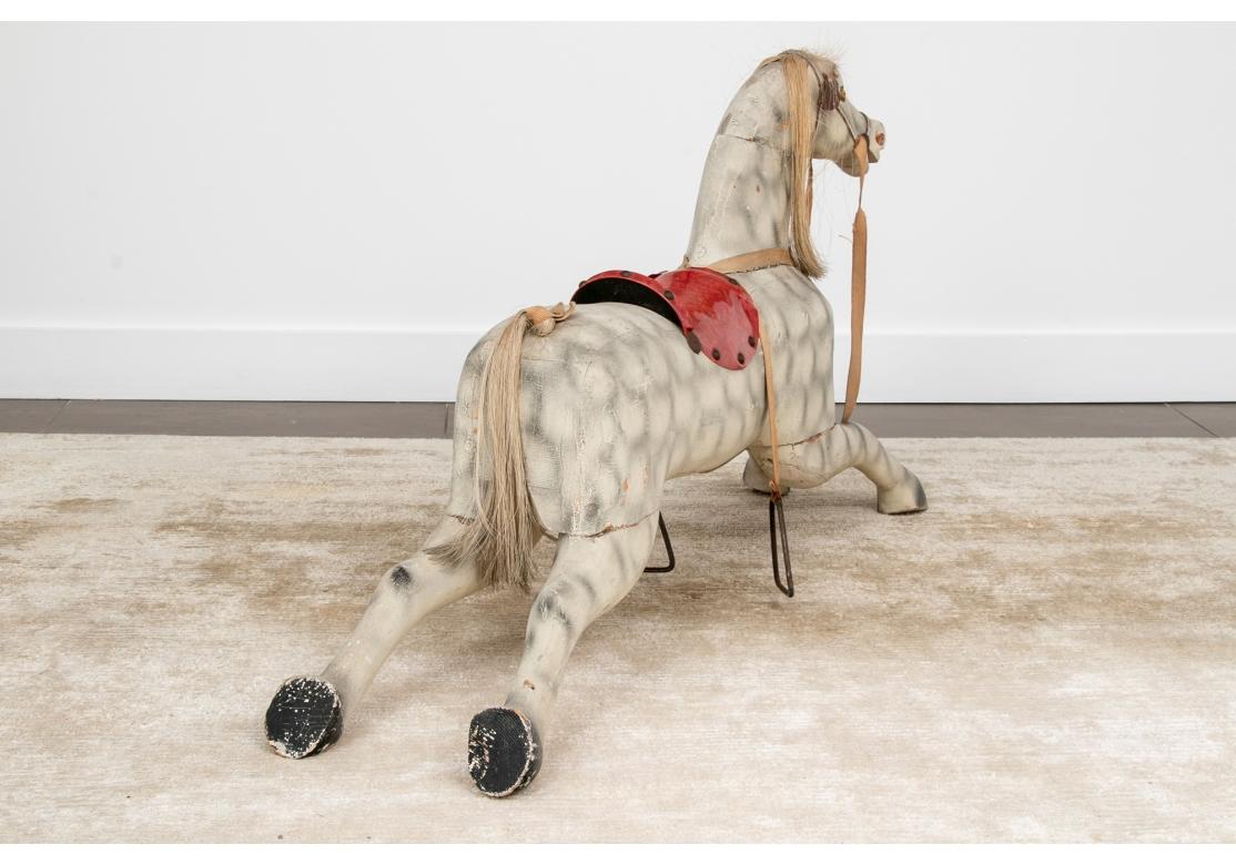 20ième siècle Sculpture artisanale ancienne de cheval à bascule en vente