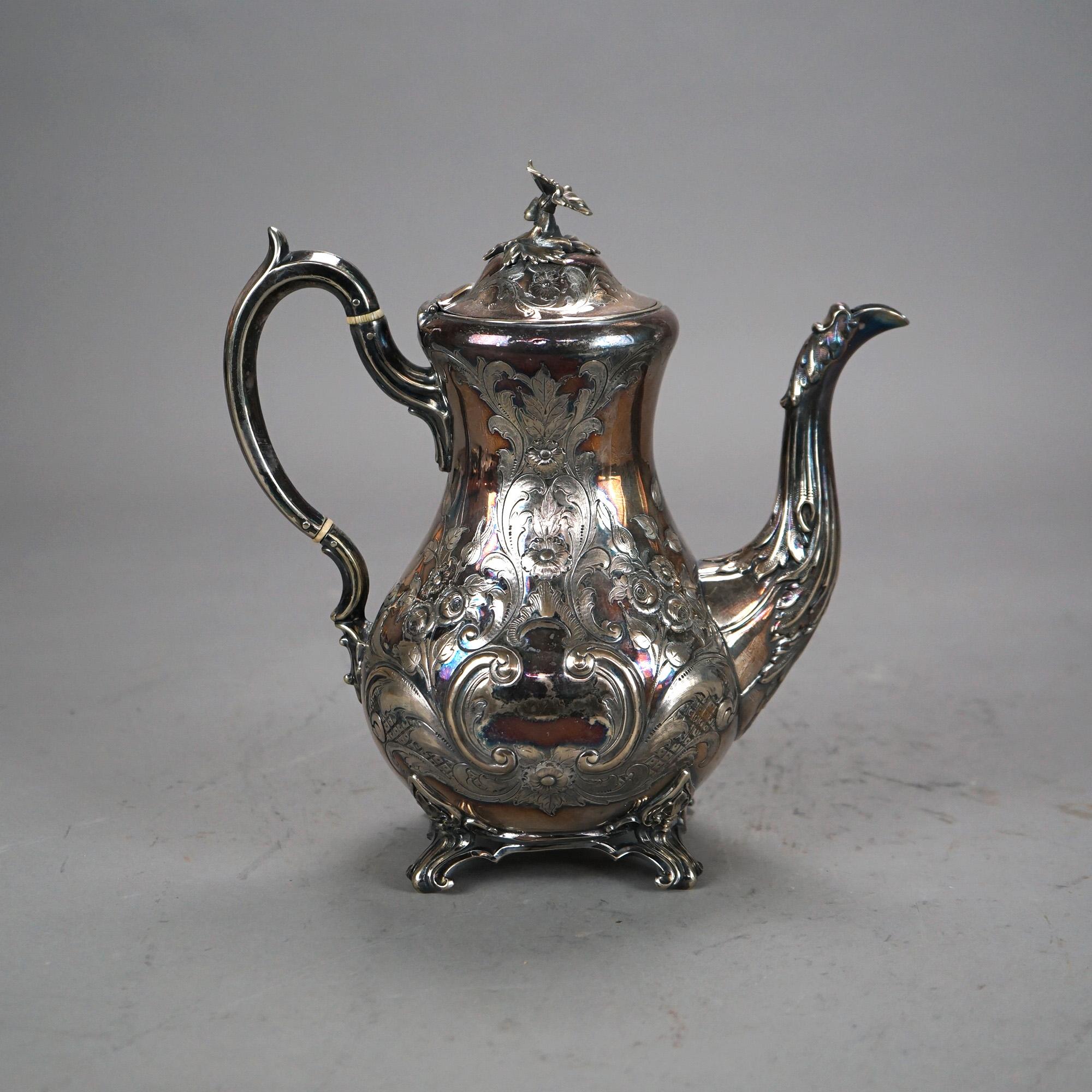 Théière ancienne sur pied James Dixon And Sons Sheffield plaquée argent, vers 1890 Bon état - En vente à Big Flats, NY