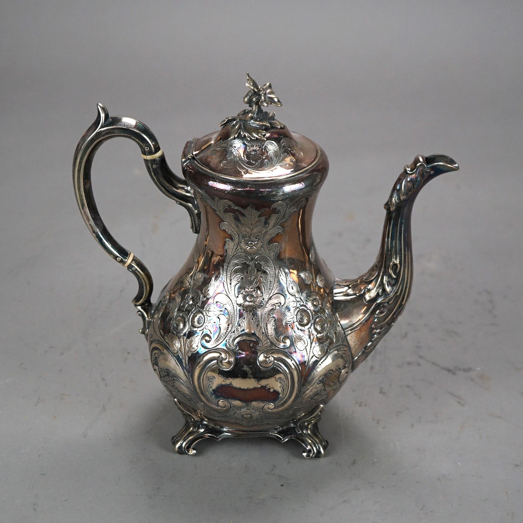 XIXe siècle Théière ancienne sur pied James Dixon And Sons Sheffield plaquée argent, vers 1890 en vente