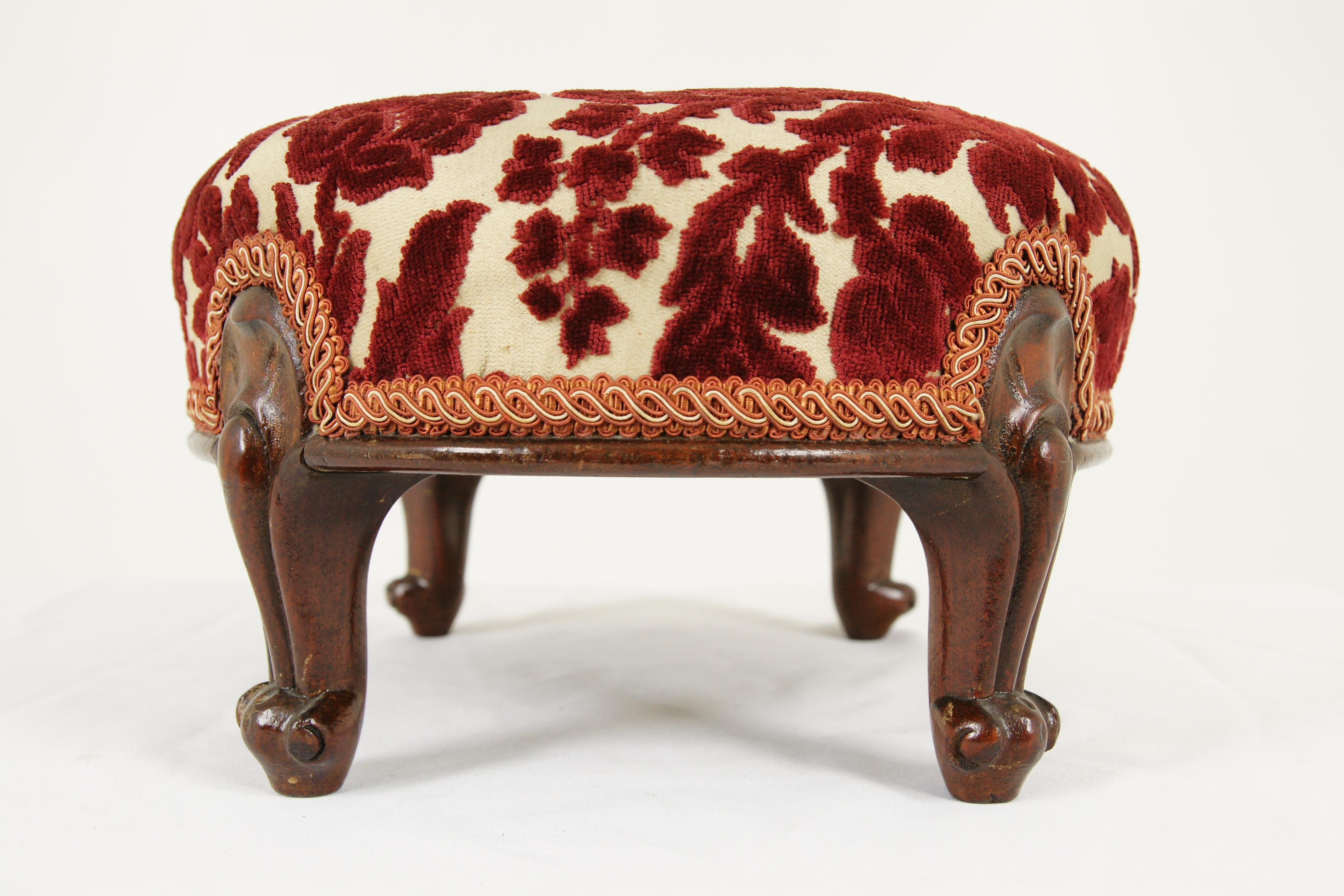 Antique Footstool, Carved Walnut Footstool, Victorian, Scotland 1880, B1702 In Good Condition In Vancouver, BC