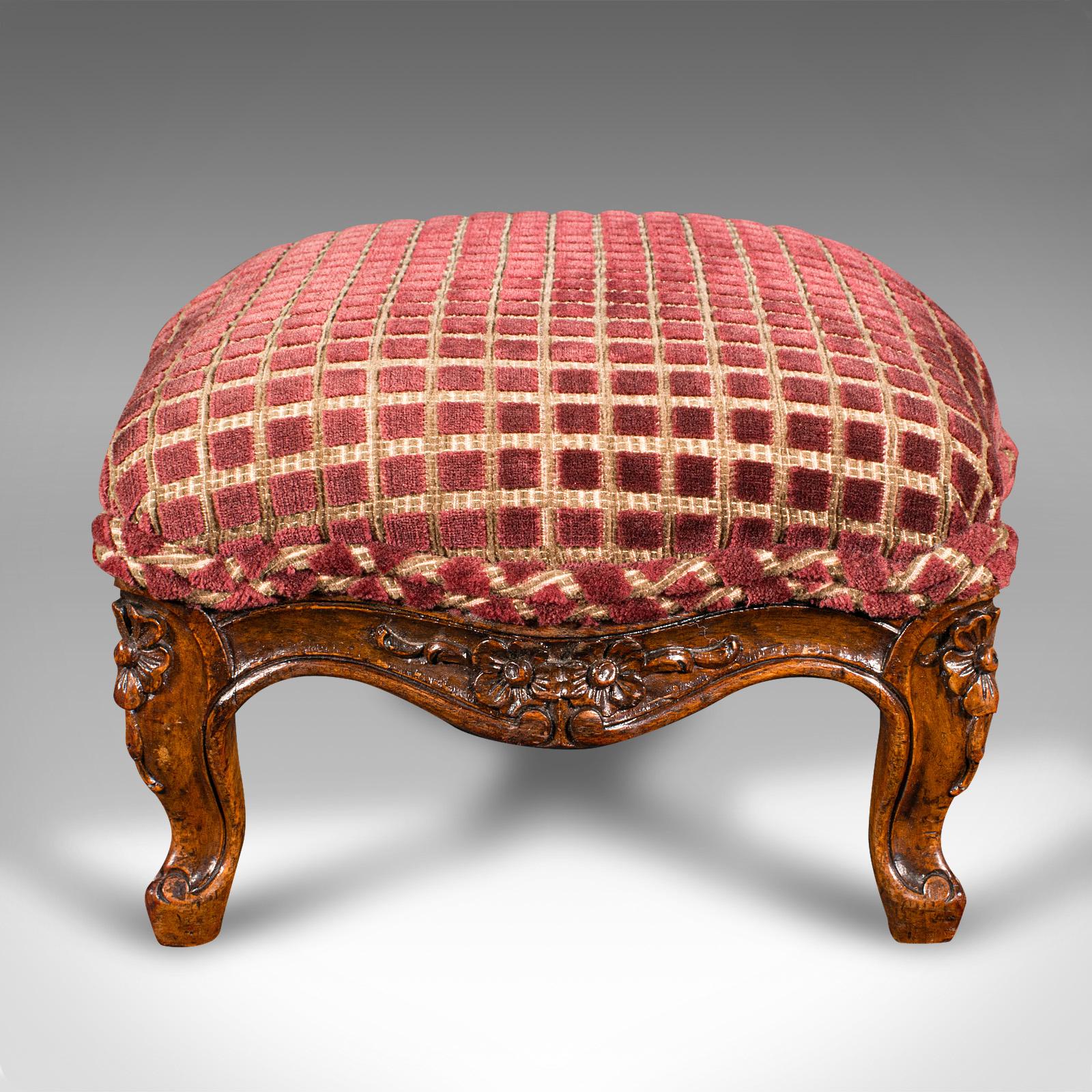 Antiker Fußhocker, englisch, Nussbaum, Textil, Schlafzimmer, Loungehocker, viktorianisch (Britisch) im Angebot