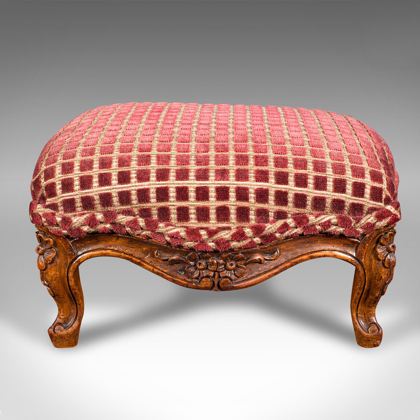 Antiker Fußhocker, englisch, Nussbaum, Textil, Schlafzimmer, Loungehocker, viktorianisch im Zustand „Gut“ im Angebot in Hele, Devon, GB