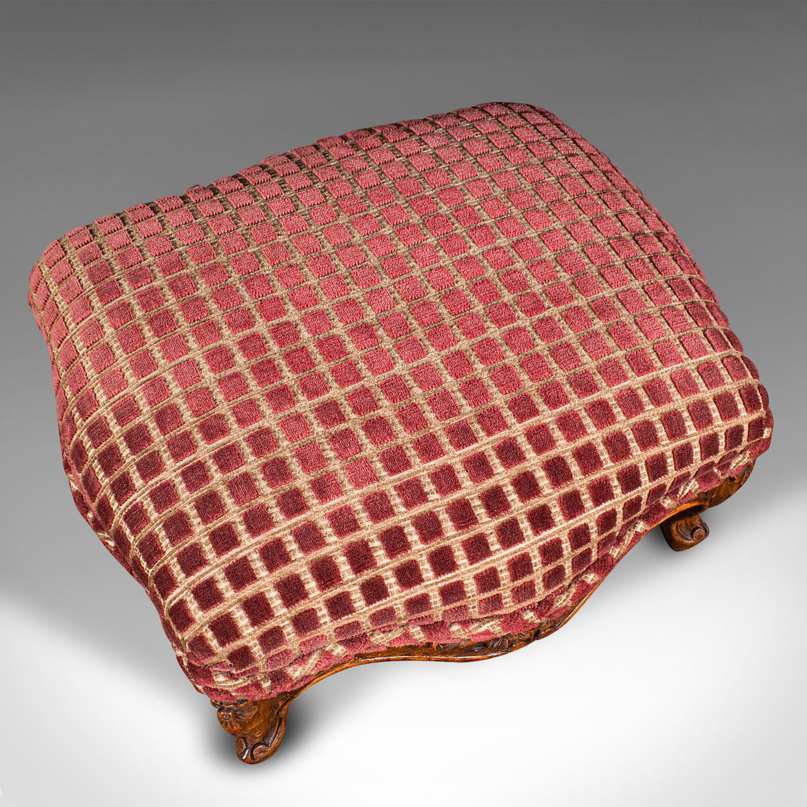 Antiker Fußhocker, englisch, Nussbaum, Textil, Schlafzimmer, Loungehocker, viktorianisch (19. Jahrhundert) im Angebot