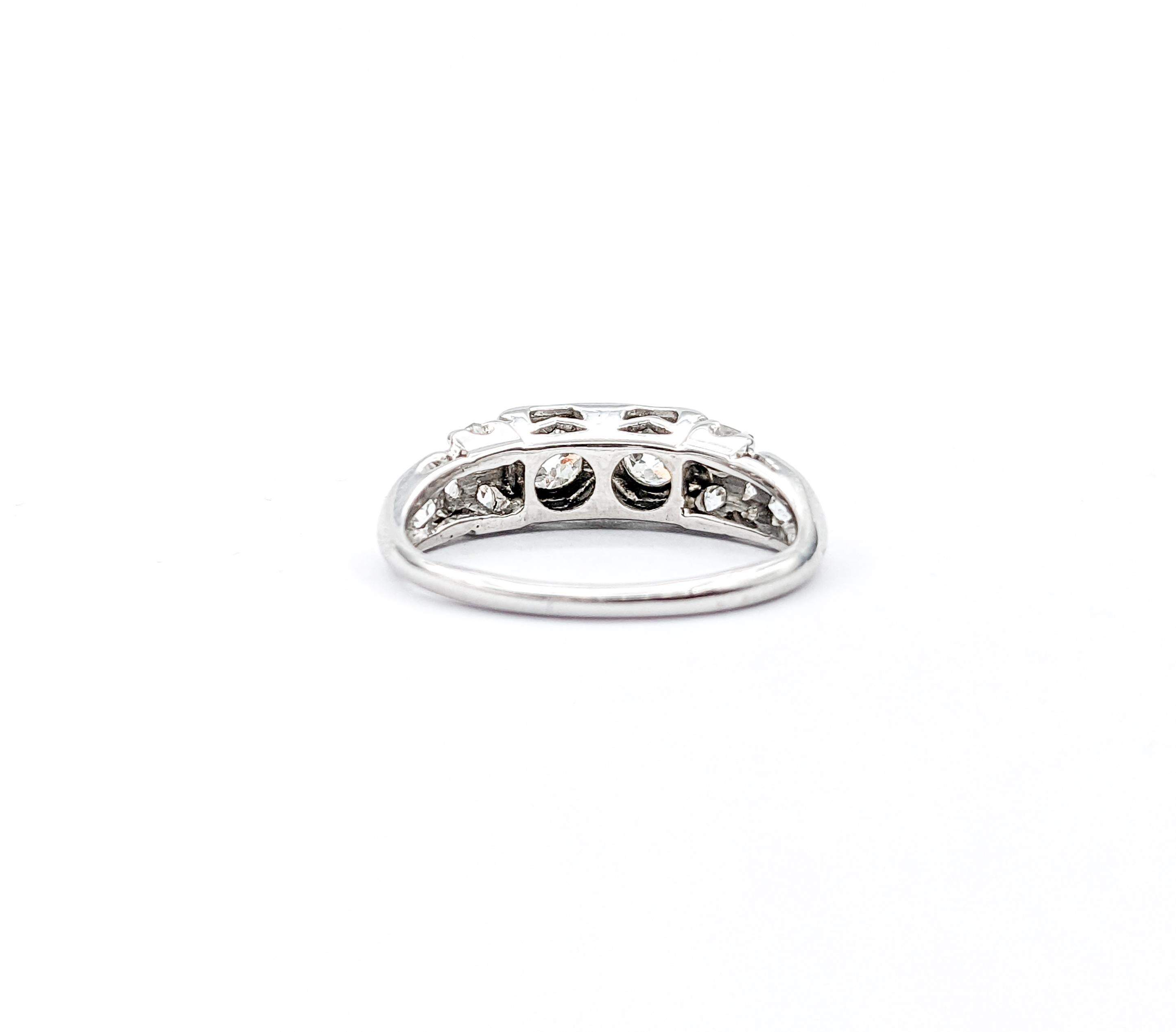 1.07ctw Antique Diamond Ring In White Gold In Excellent Condition For Sale In Bloomington, MN